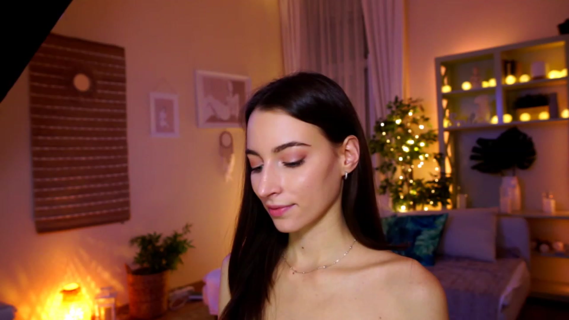 Gallery image thumbnail from Emily_grey69's myfreecams stream on, 01/07/2023, 20:03 image 7 of 20