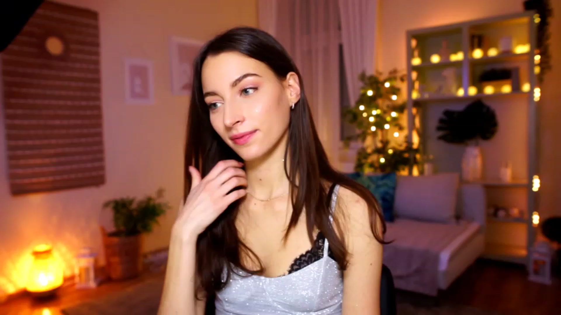 Gallery image thumbnail from Emily_grey69's myfreecams stream on, 01/10/2023, 20:31 image 8 of 20