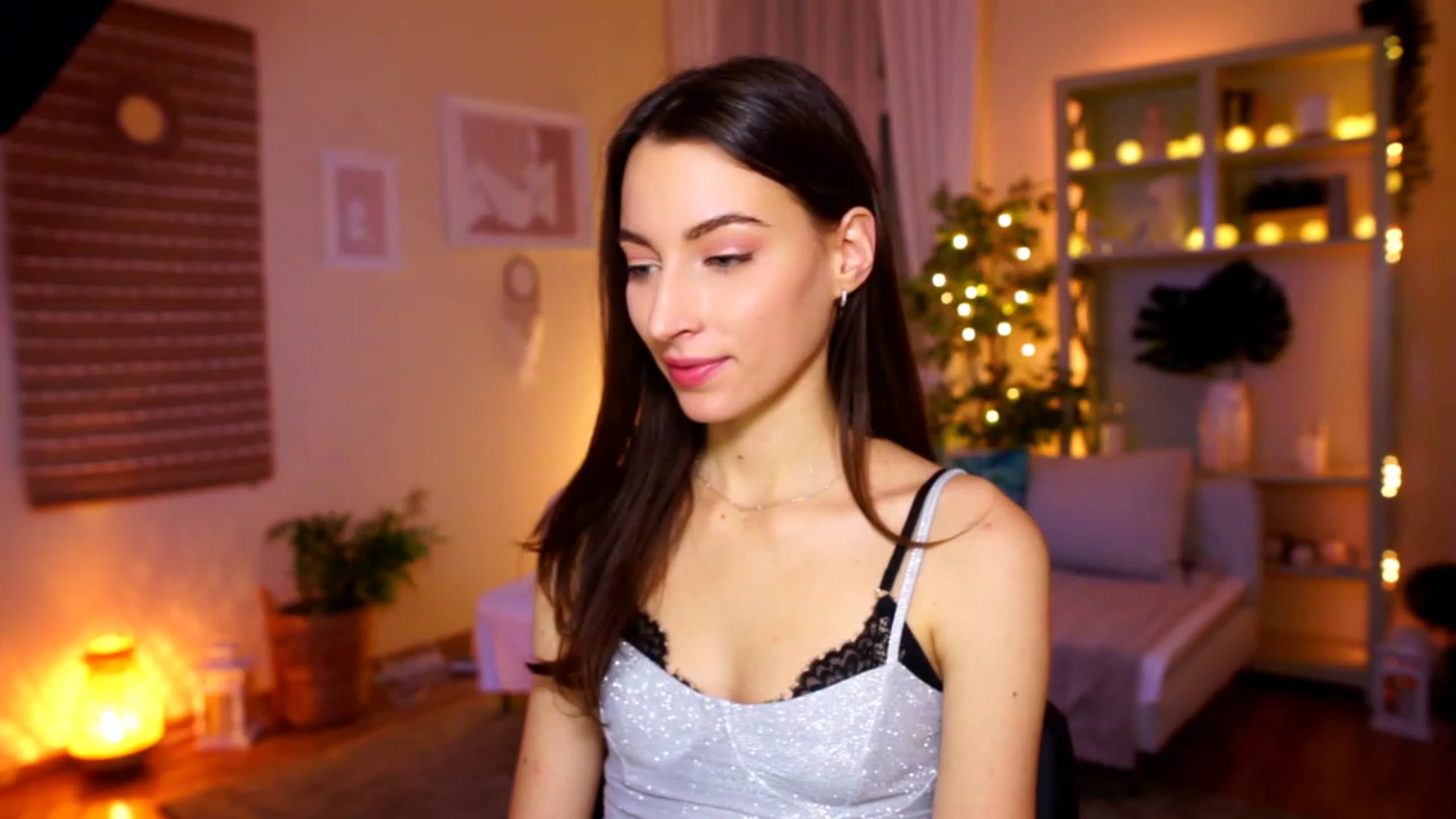 Gallery image thumbnail from Emily_grey69's myfreecams stream on, 01/10/2023, 20:31 image 6 of 20