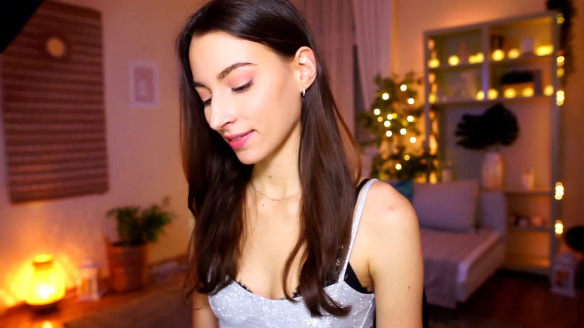 Gallery image thumbnail from Emily_grey69's myfreecams stream on, 01/10/2023, 20:31 image 2 of 20