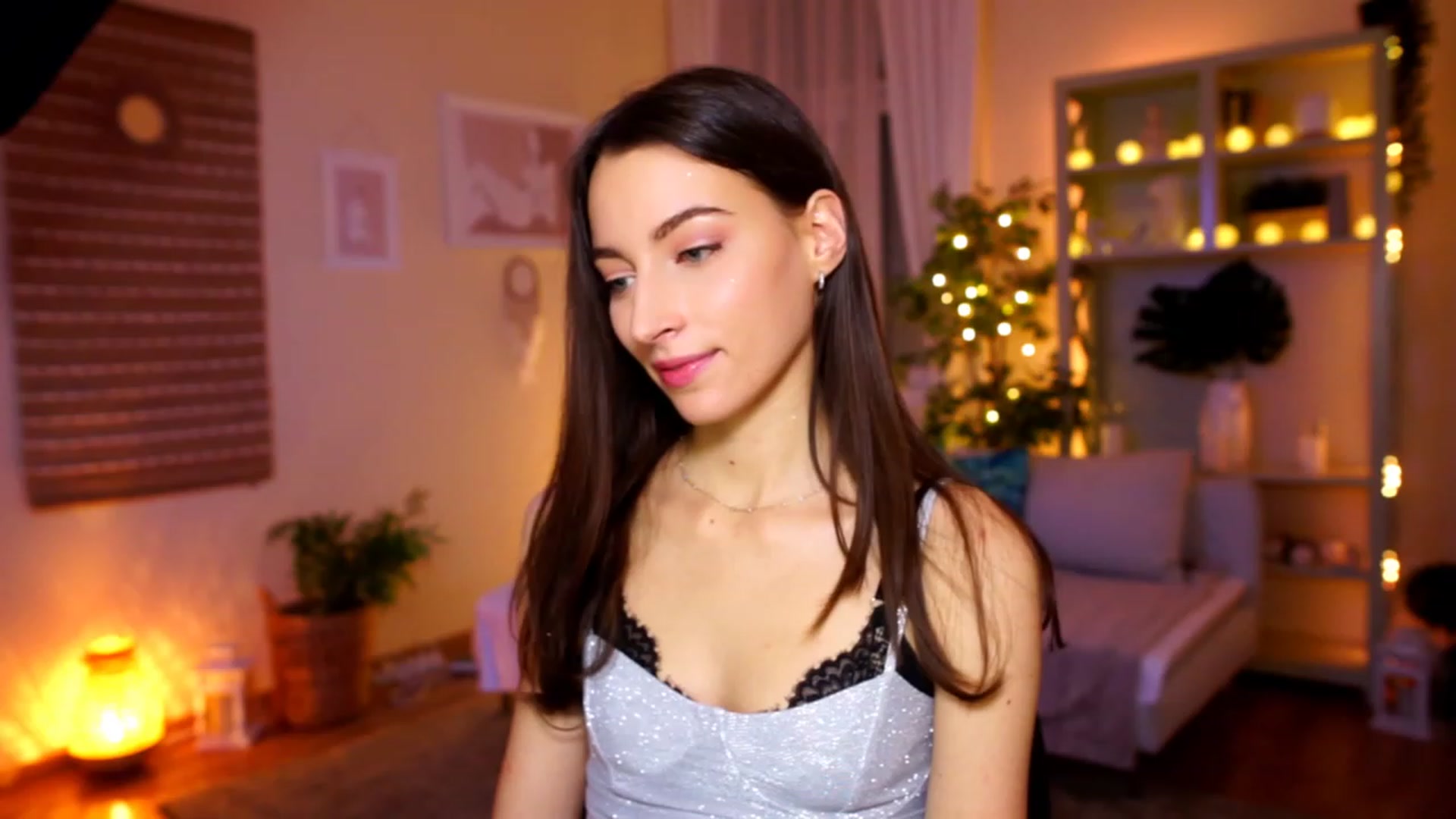 Gallery image thumbnail from Emily_grey69's myfreecams stream on, 01/10/2023, 20:31 image 9 of 20