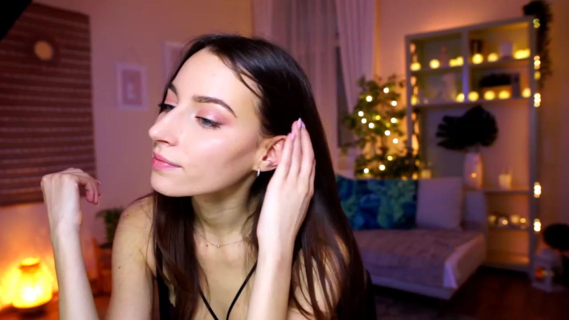 Gallery image thumbnail from Emily_grey69's myfreecams stream on, 01/13/2023, 12:54 image 16 of 20