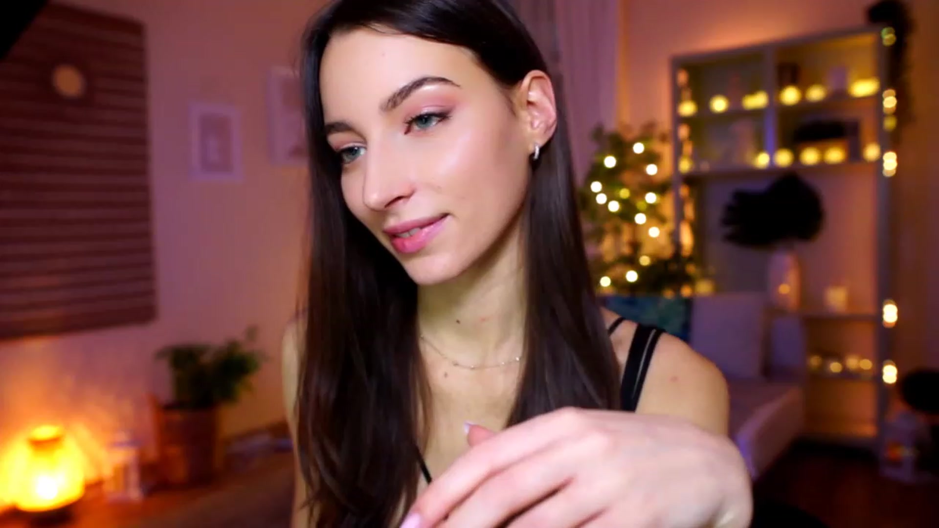 Gallery image thumbnail from Emily_grey69's myfreecams stream on, 01/13/2023, 12:54 image 5 of 20