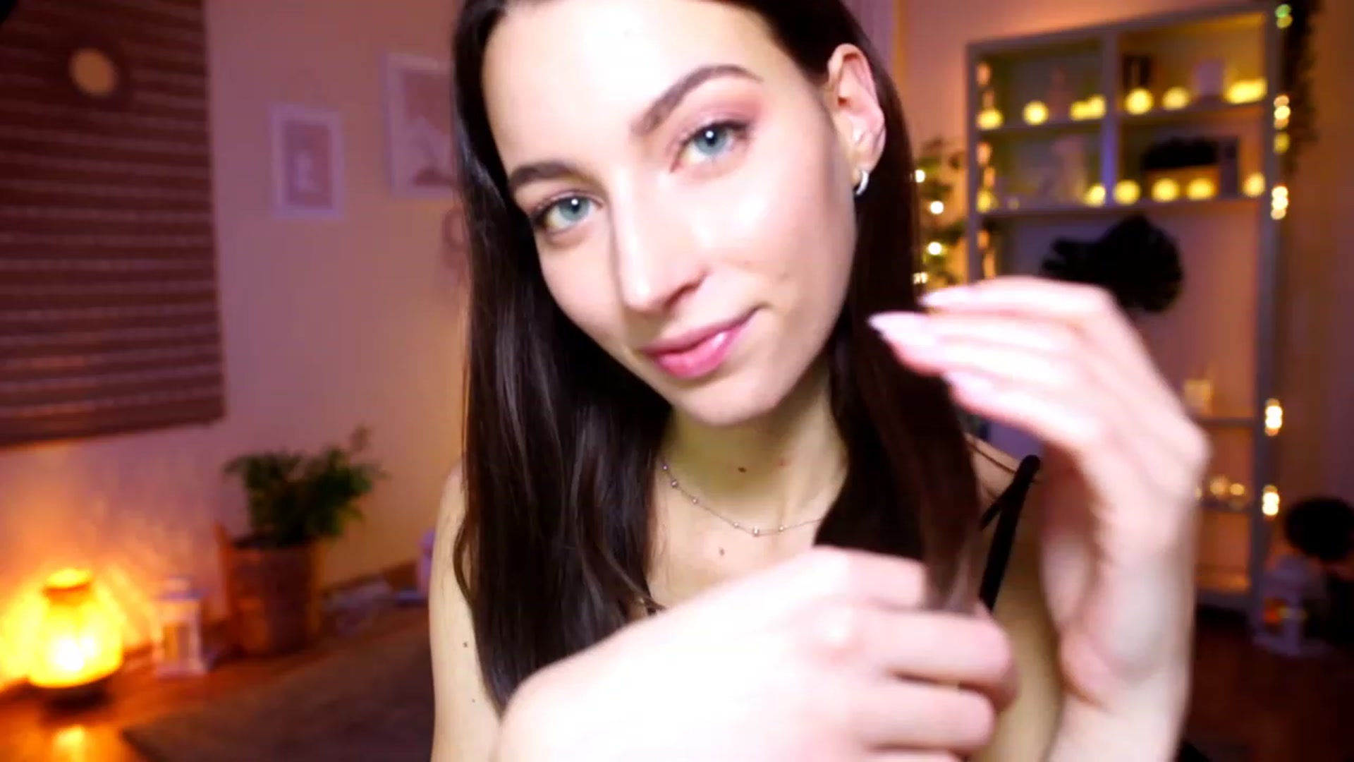Gallery image thumbnail from Emily_grey69's myfreecams stream on, 01/13/2023, 17:21 image 2 of 20