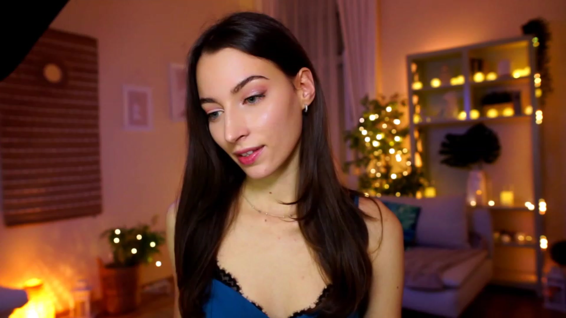 Gallery image thumbnail from Emily_grey69's myfreecams stream on, 01/17/2023, 16:10 image 4 of 20