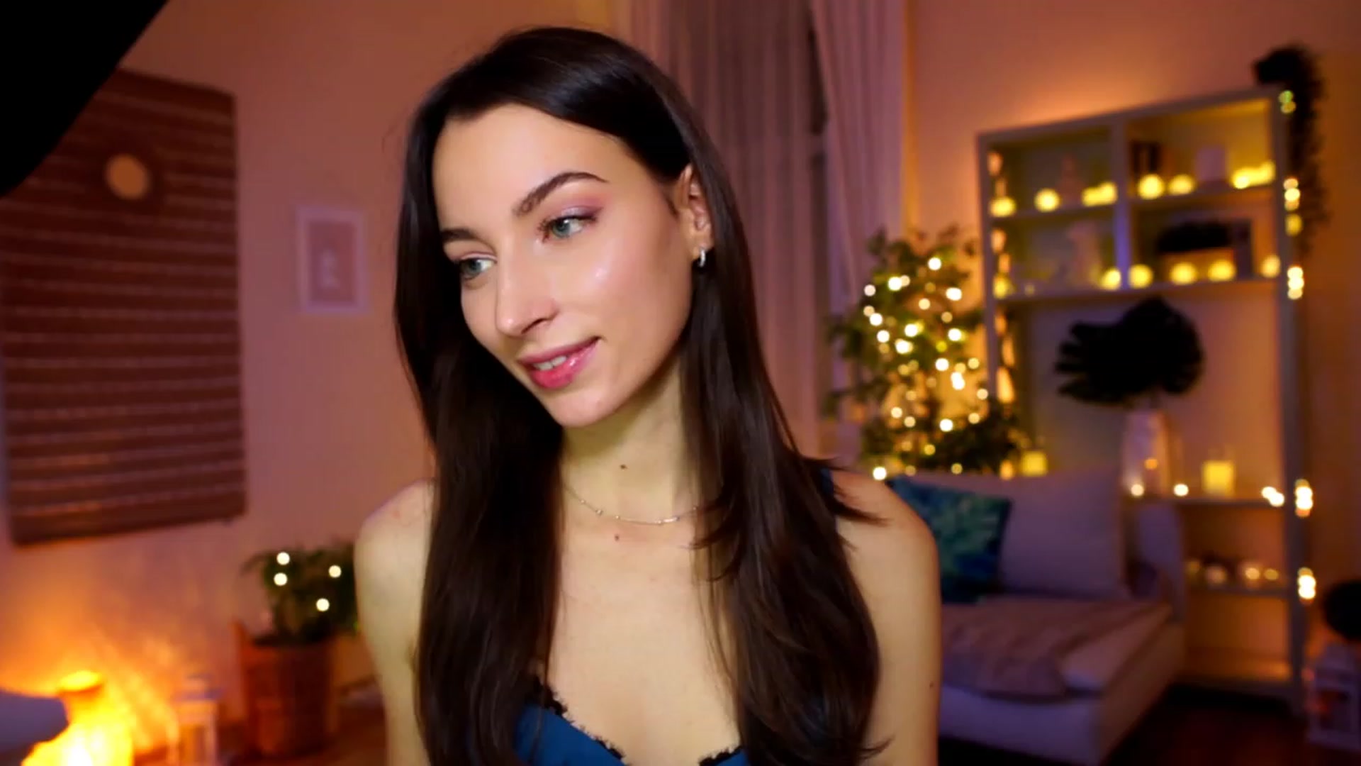 Gallery image thumbnail from Emily_grey69's myfreecams stream on, 01/17/2023, 16:10 image 9 of 20