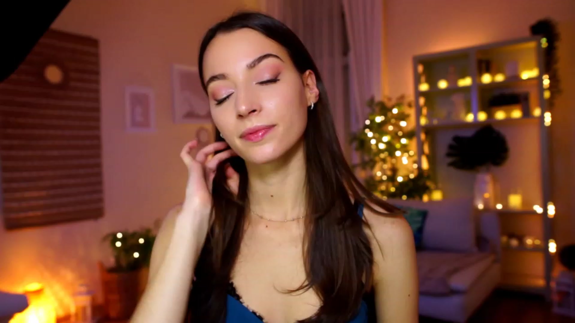 Gallery image thumbnail from Emily_grey69's myfreecams stream on, 01/17/2023, 16:10 image 5 of 20