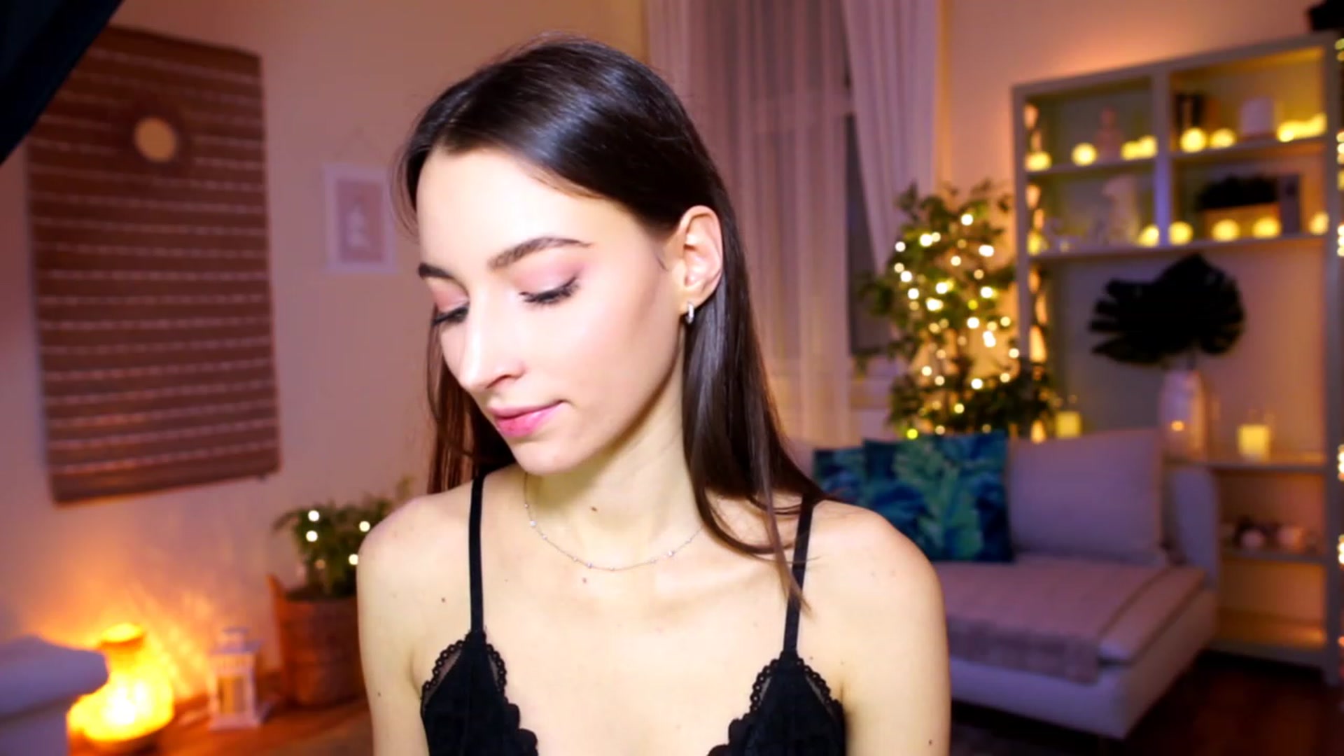 Gallery image thumbnail from Emily_grey69's myfreecams stream on, 01/18/2023, 18:38 image 19 of 20