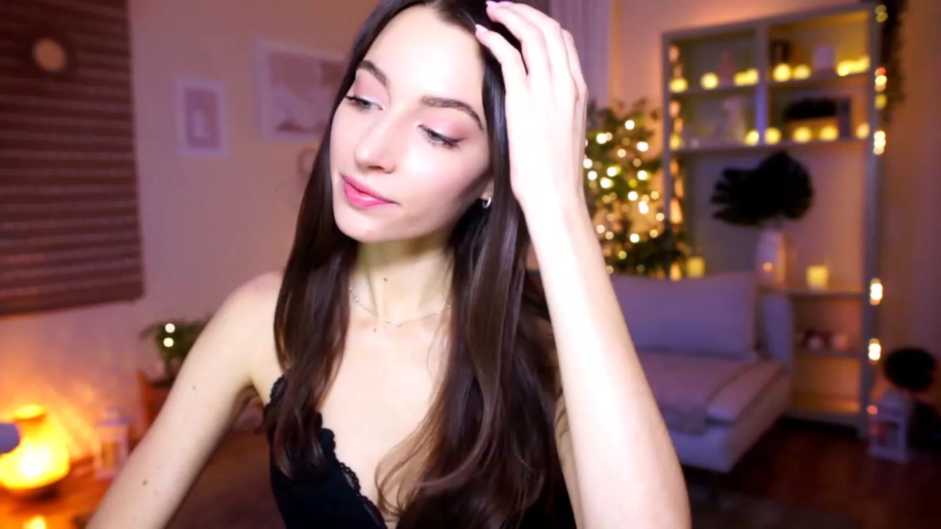 Gallery image thumbnail from Emily_grey69's myfreecams stream on, 01/18/2023, 21:21 image 4 of 20