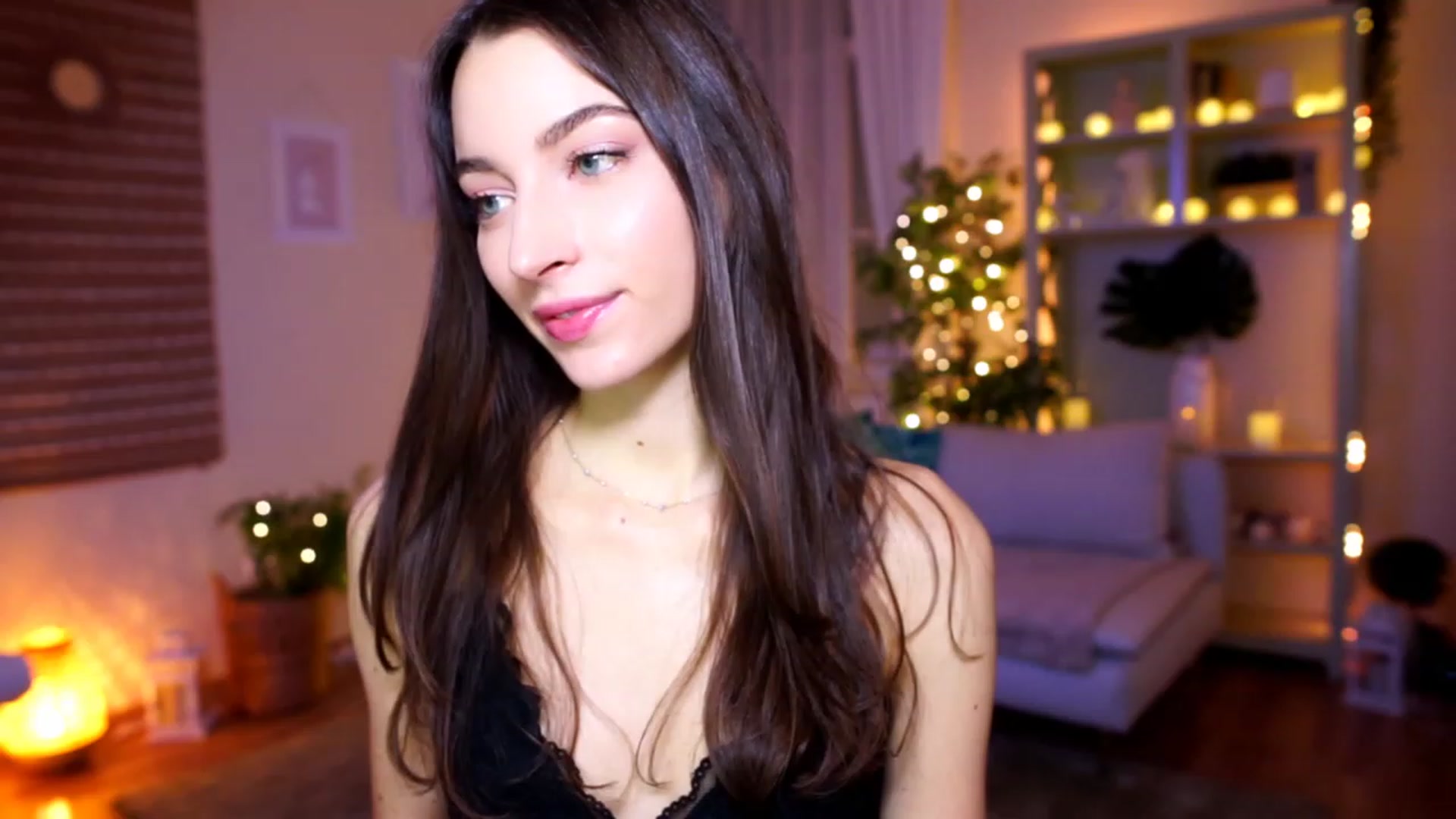 Gallery image thumbnail from Emily_grey69's myfreecams stream on, 01/18/2023, 21:21 image 1 of 20