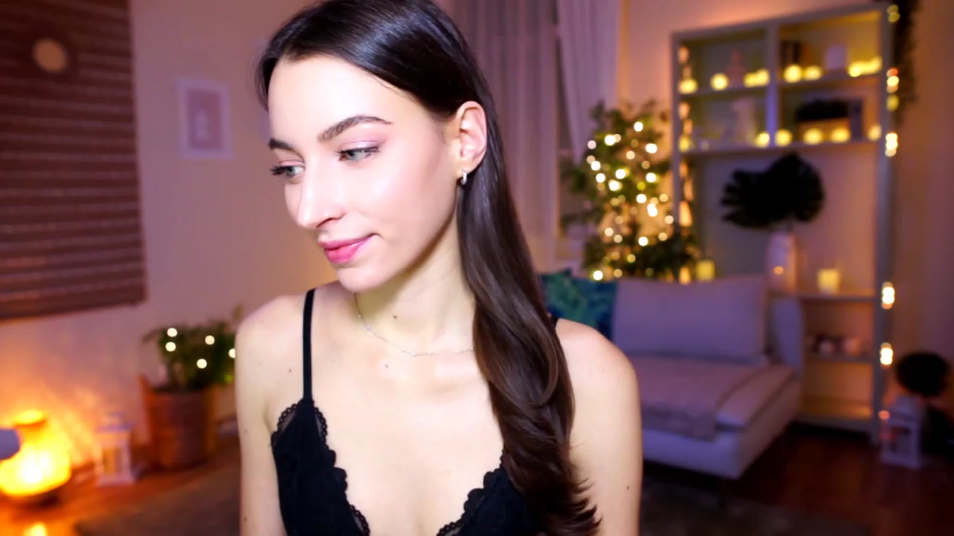 Gallery image thumbnail from Emily_grey69's myfreecams stream on, 01/18/2023, 21:21 image 8 of 20