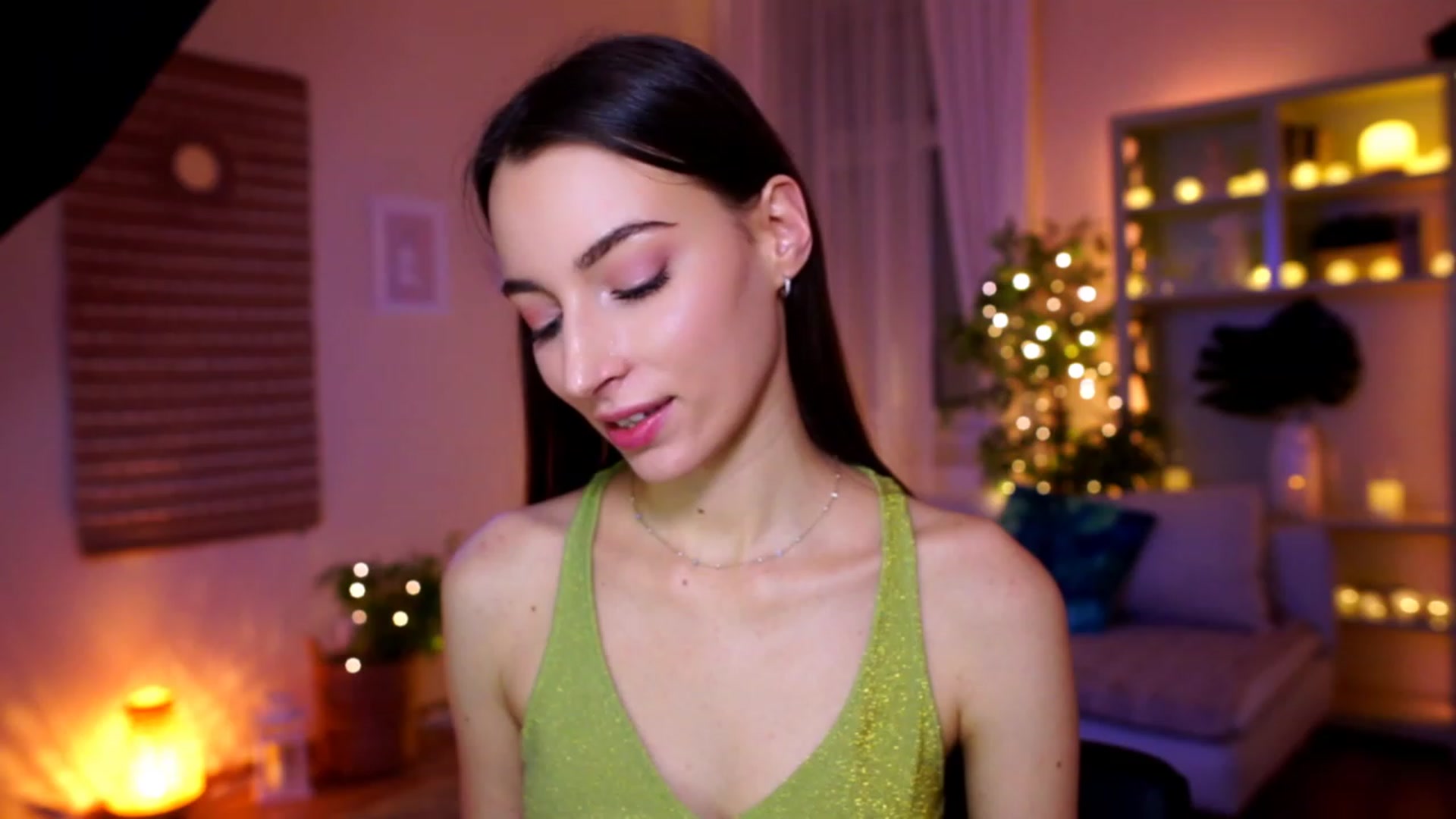 Gallery image thumbnail from Emily_grey69's myfreecams stream on, 01/19/2023, 19:42 image 1 of 20