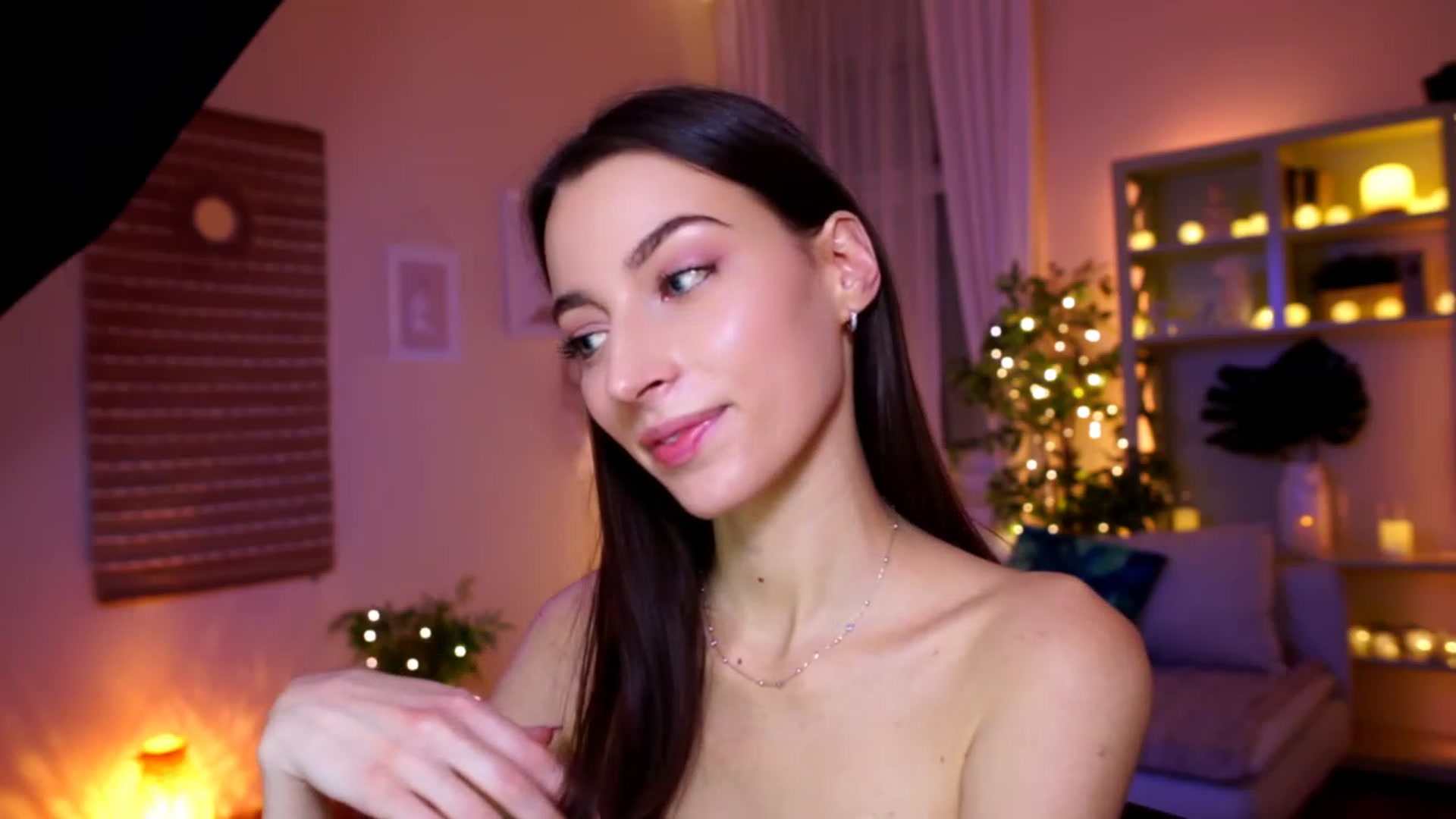 Gallery image thumbnail from Emily_grey69's myfreecams stream on, 01/19/2023, 19:42 image 18 of 20