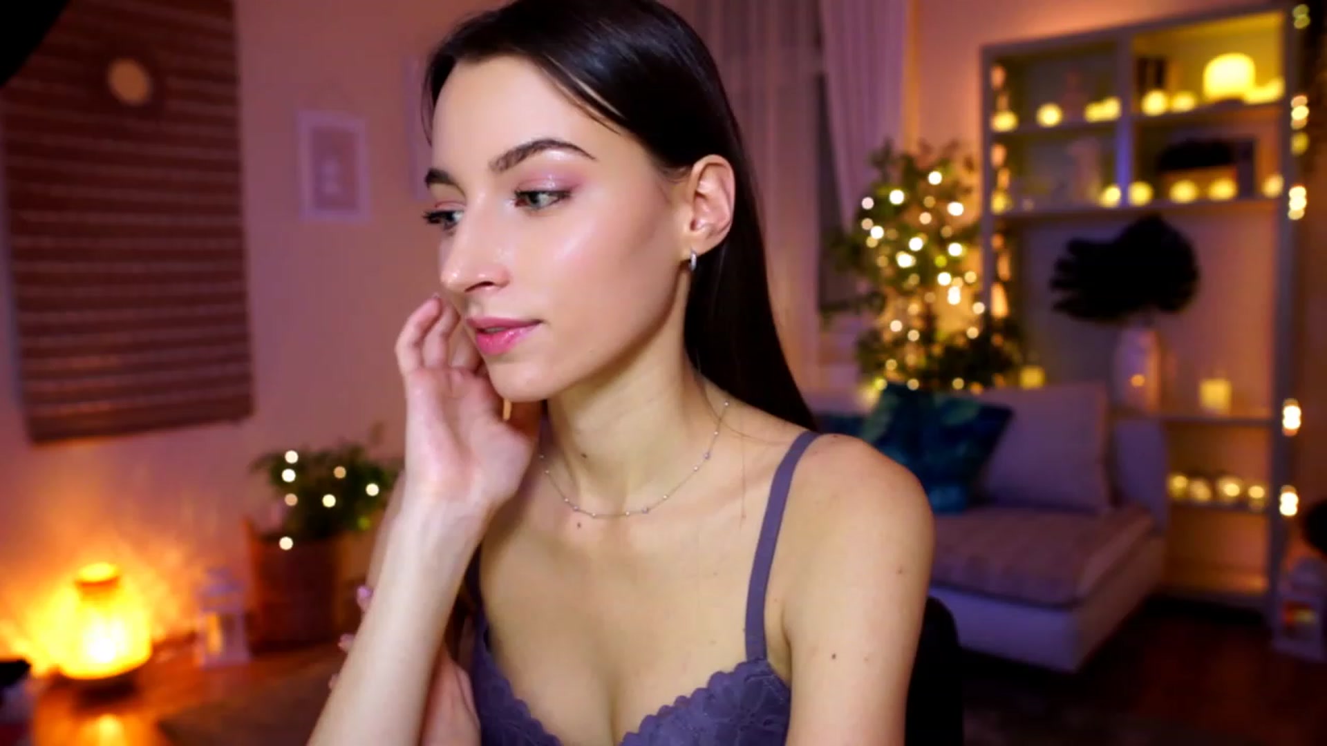Gallery image thumbnail from Emily_grey69's myfreecams stream on, 01/19/2023, 21:50 image 20 of 20