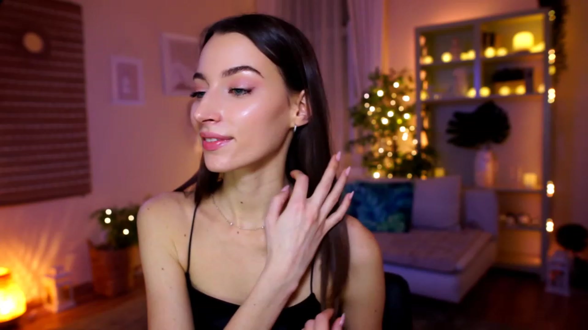 Gallery image thumbnail from Emily_grey69's myfreecams stream on, 01/26/2023, 20:05 image 7 of 20