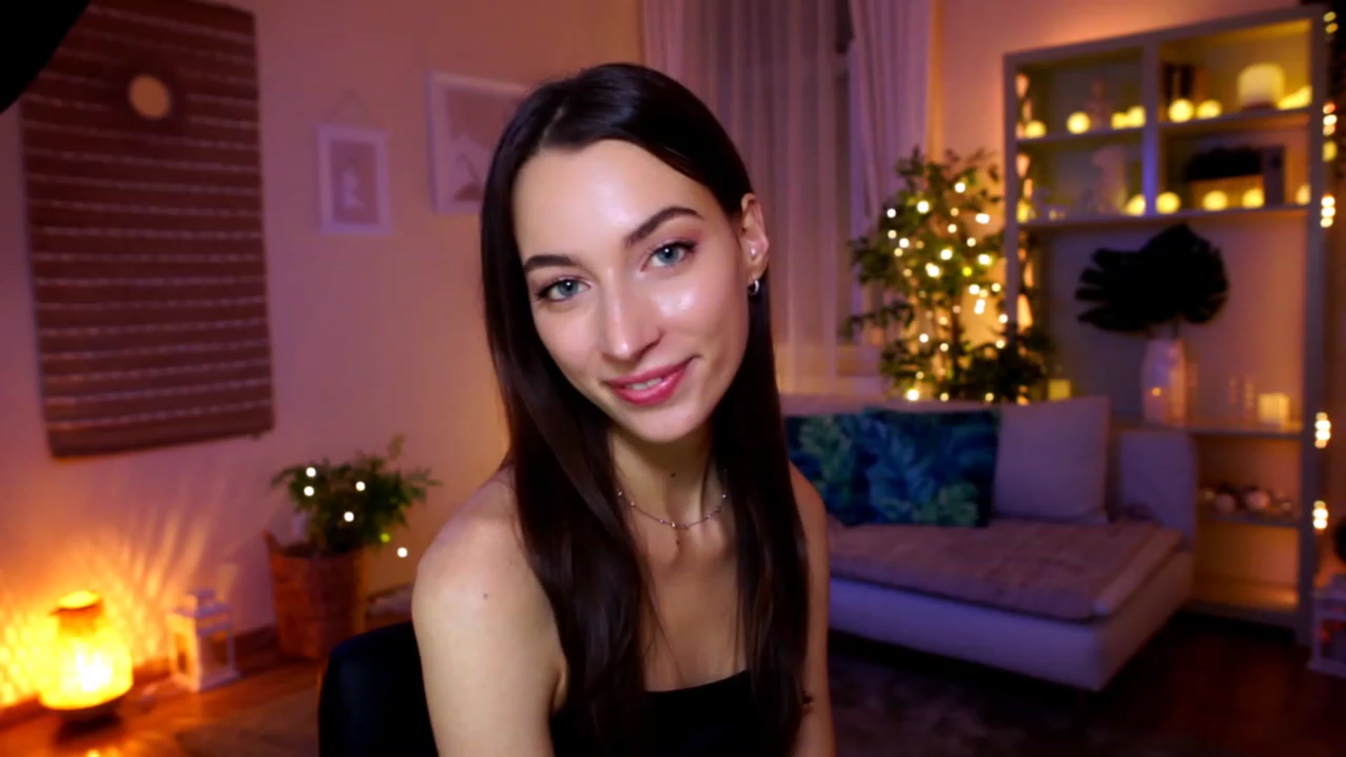 Gallery image thumbnail from Emily_grey69's myfreecams stream on, 01/26/2023, 22:03 image 5 of 20