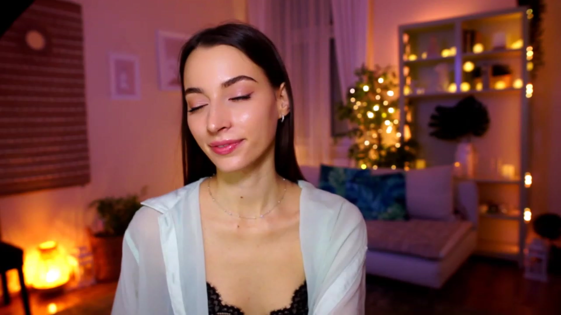 Gallery image thumbnail from Emily_grey69's myfreecams stream on, 01/29/2023, 21:57 image 16 of 20