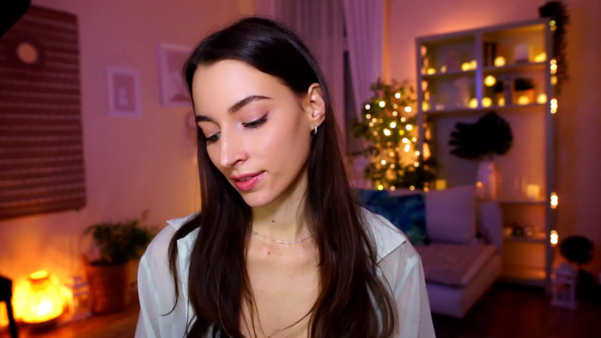 Gallery image thumbnail from Emily_grey69's myfreecams stream on, 01/29/2023, 21:57 image 2 of 20