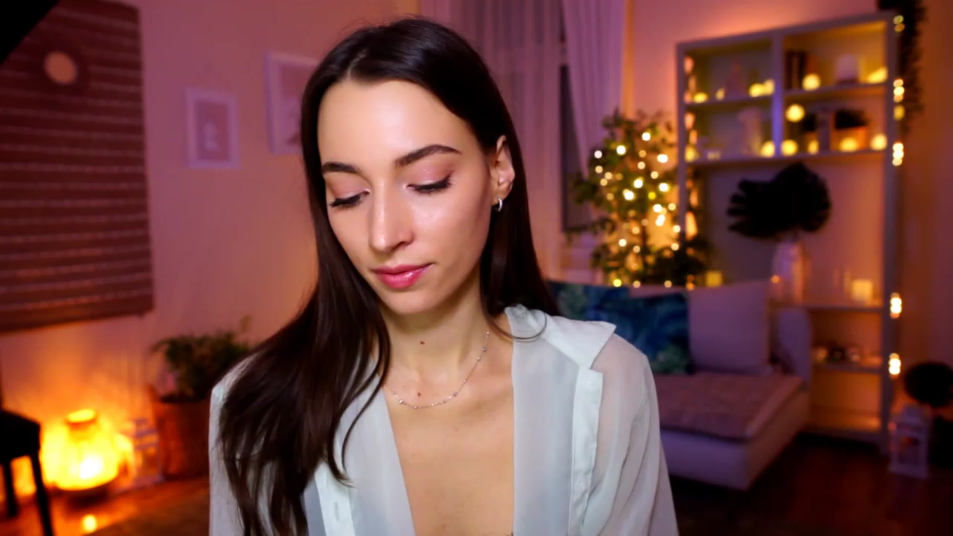 Gallery image thumbnail from Emily_grey69's myfreecams stream on, 01/29/2023, 21:57 image 10 of 20
