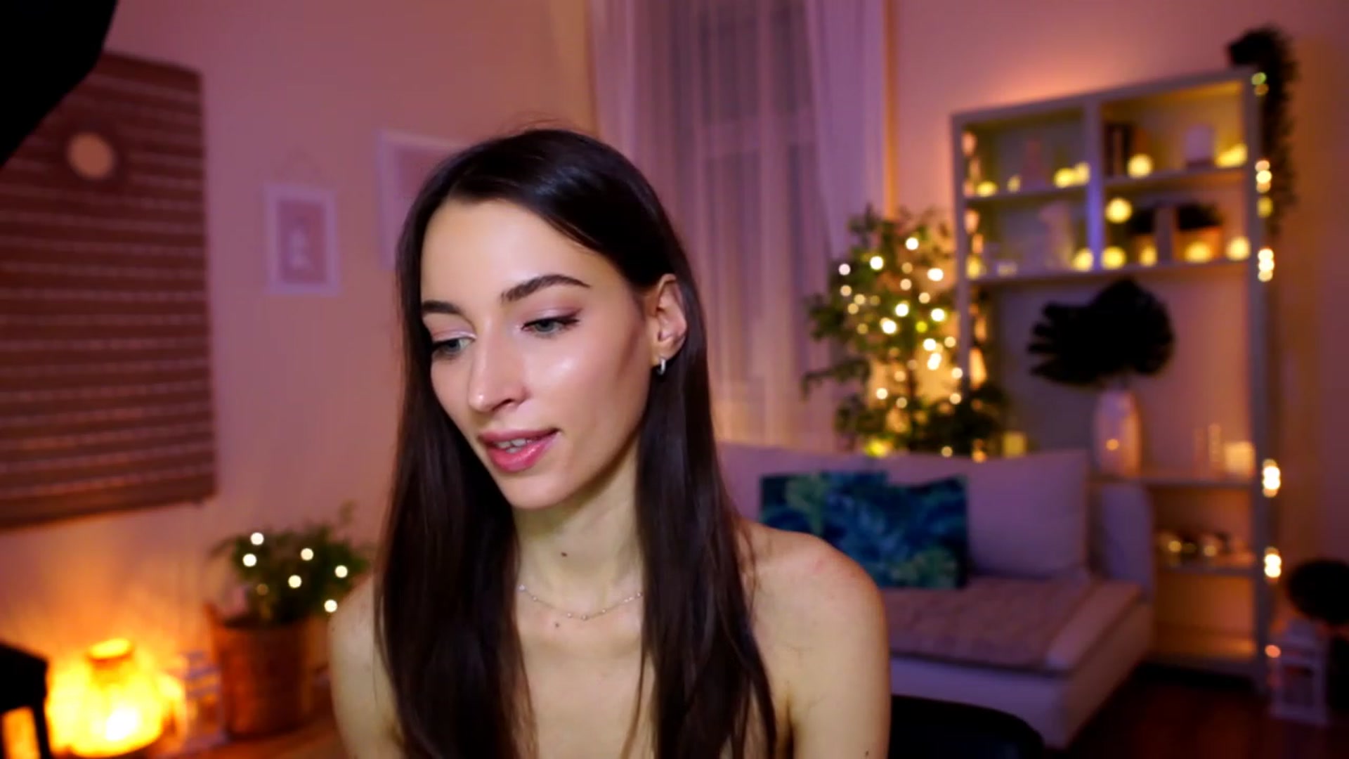 Gallery image thumbnail from Emily_grey69's myfreecams stream on, 01/30/2023, 19:06 image 18 of 20