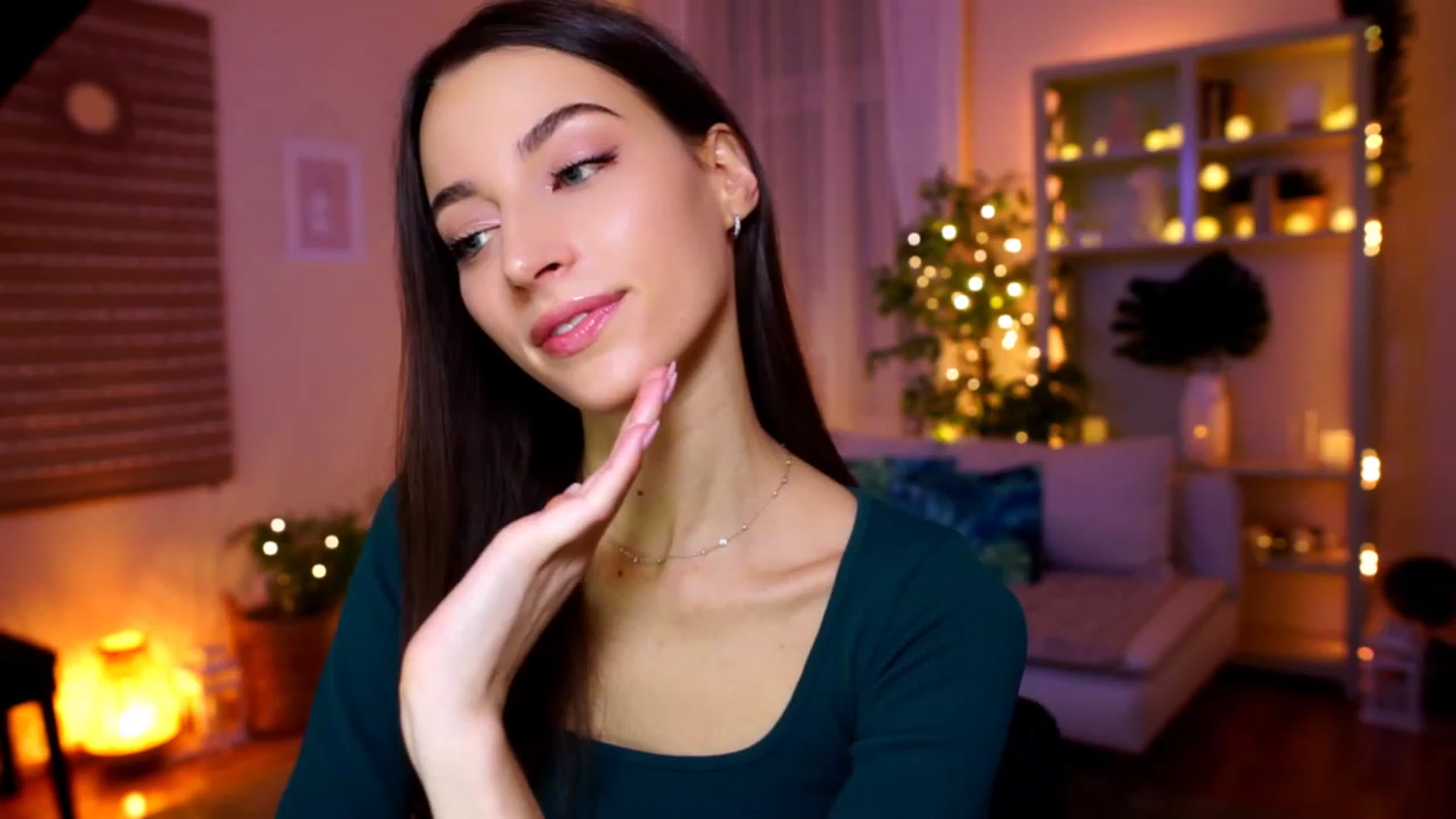 Gallery image thumbnail from Emily_grey69's myfreecams stream on, 01/30/2023, 19:06 image 4 of 20