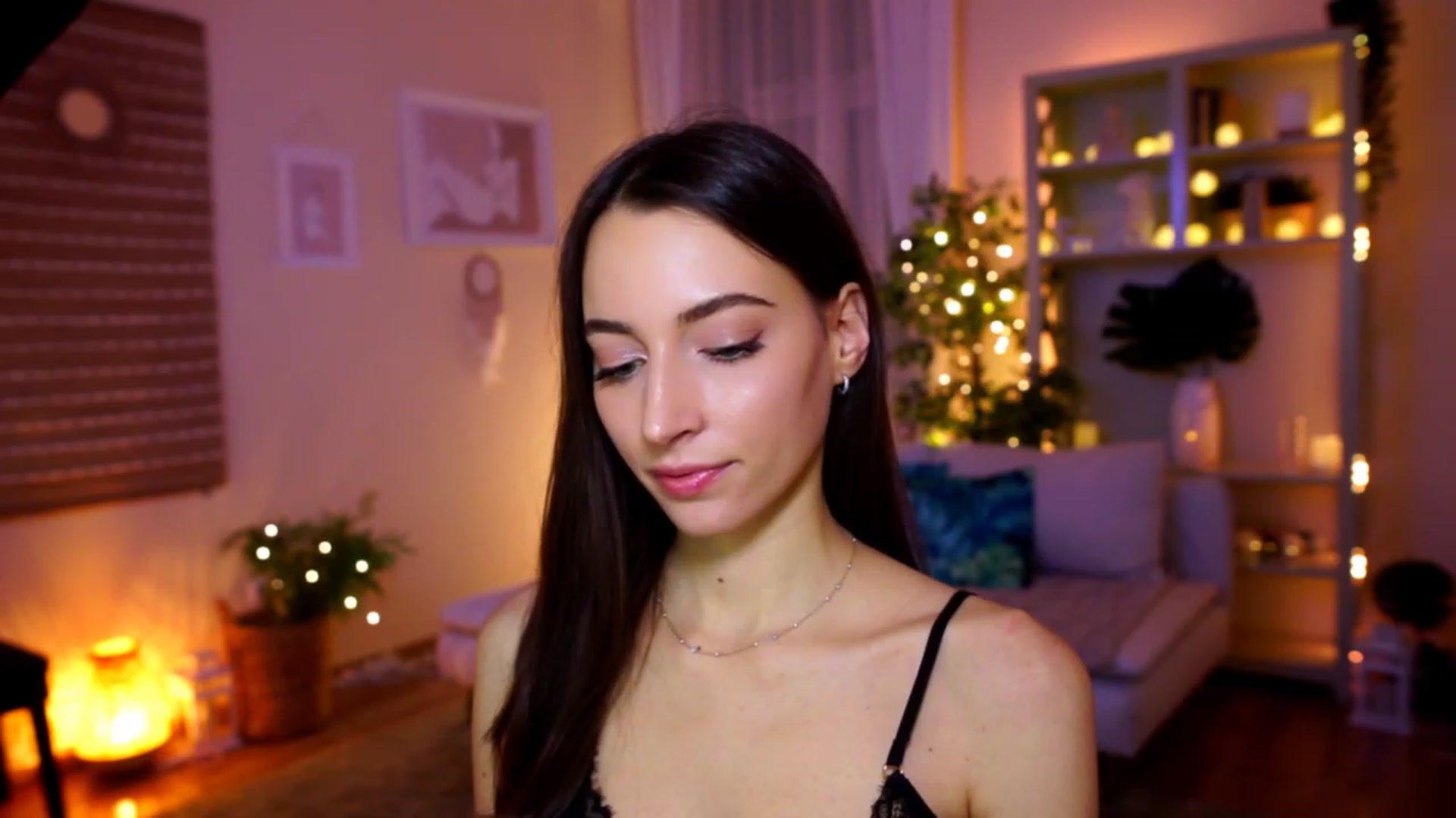 Gallery image thumbnail from Emily_grey69's myfreecams stream on, 01/30/2023, 20:38 image 5 of 20