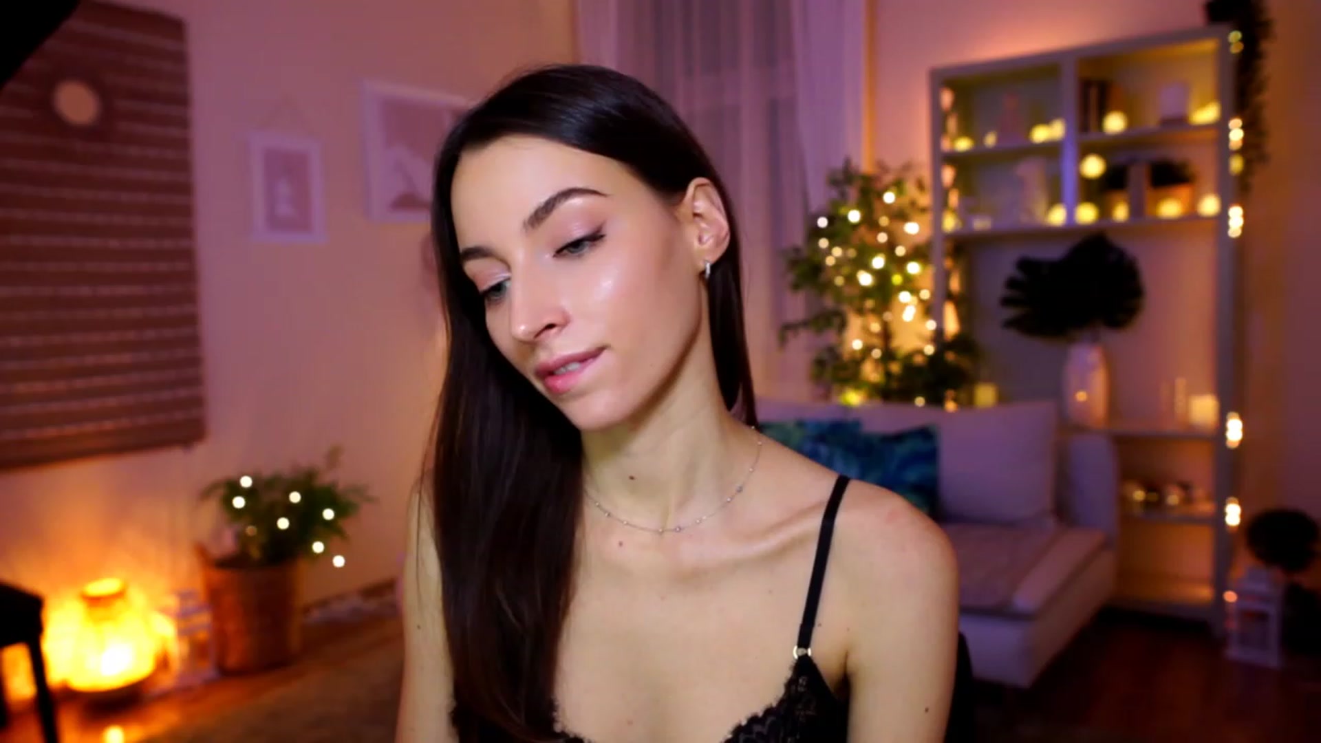 Gallery image thumbnail from Emily_grey69's myfreecams stream on, 01/30/2023, 20:38 image 14 of 20