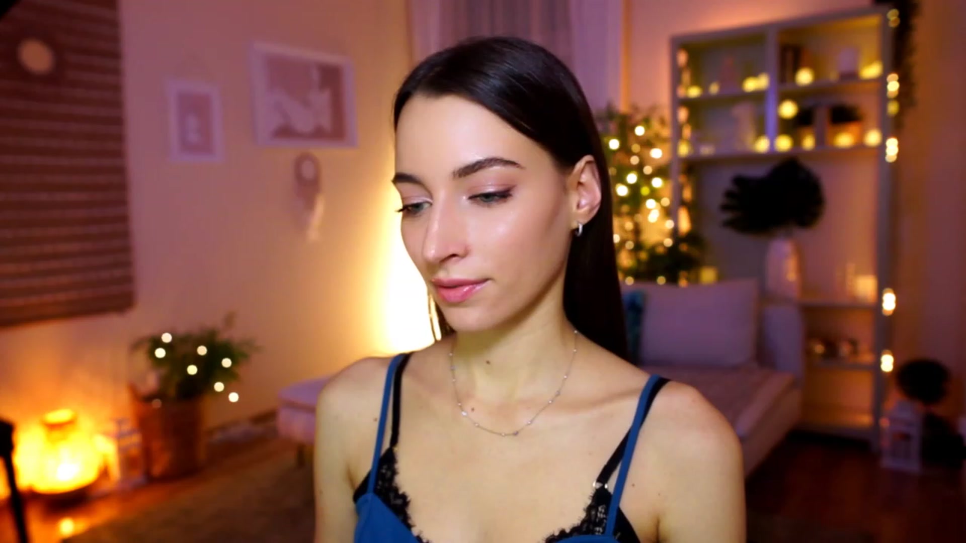 Gallery image thumbnail from Emily_grey69's myfreecams stream on, 01/31/2023, 18:20 image 8 of 20
