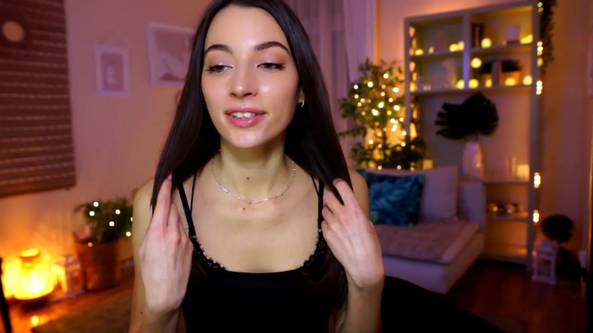 Gallery image thumbnail from Emily_grey69's myfreecams stream on, 01/31/2023, 20:01 image 10 of 20
