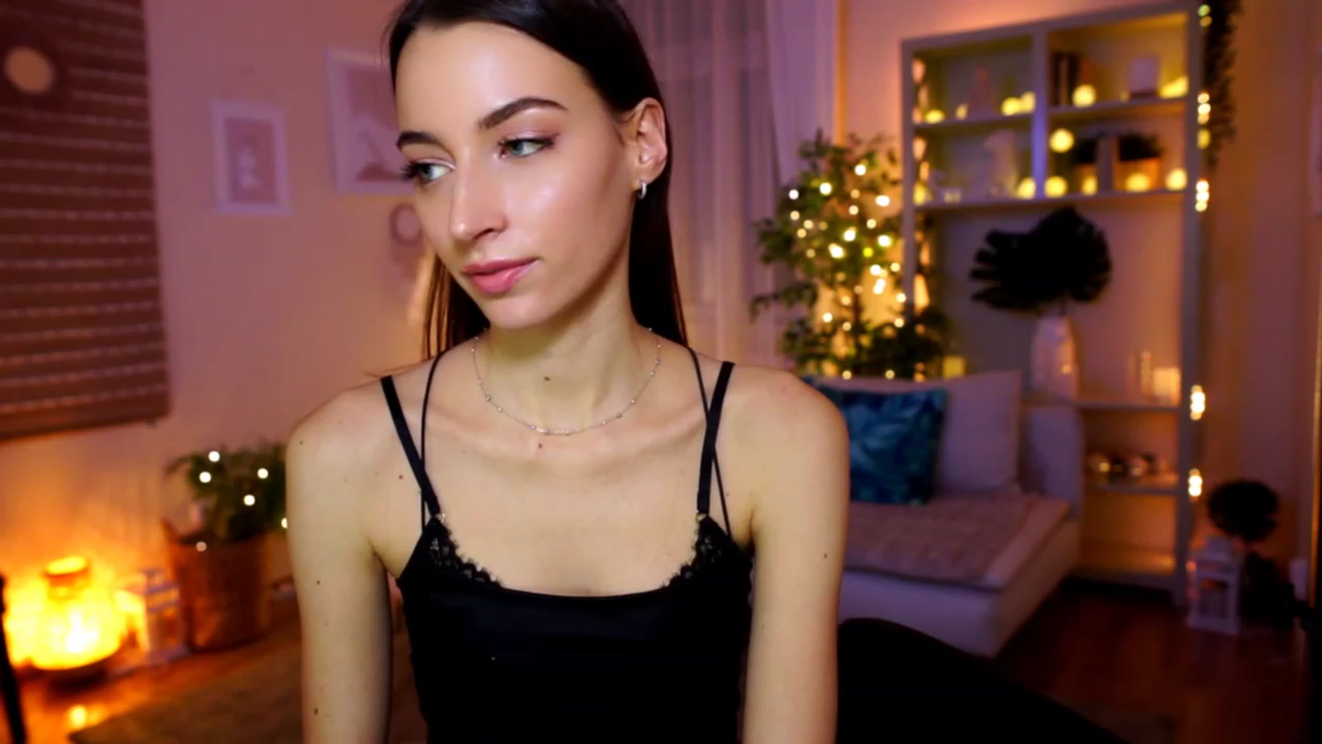 Gallery image thumbnail from Emily_grey69's myfreecams stream on, 01/31/2023, 20:01 image 9 of 20