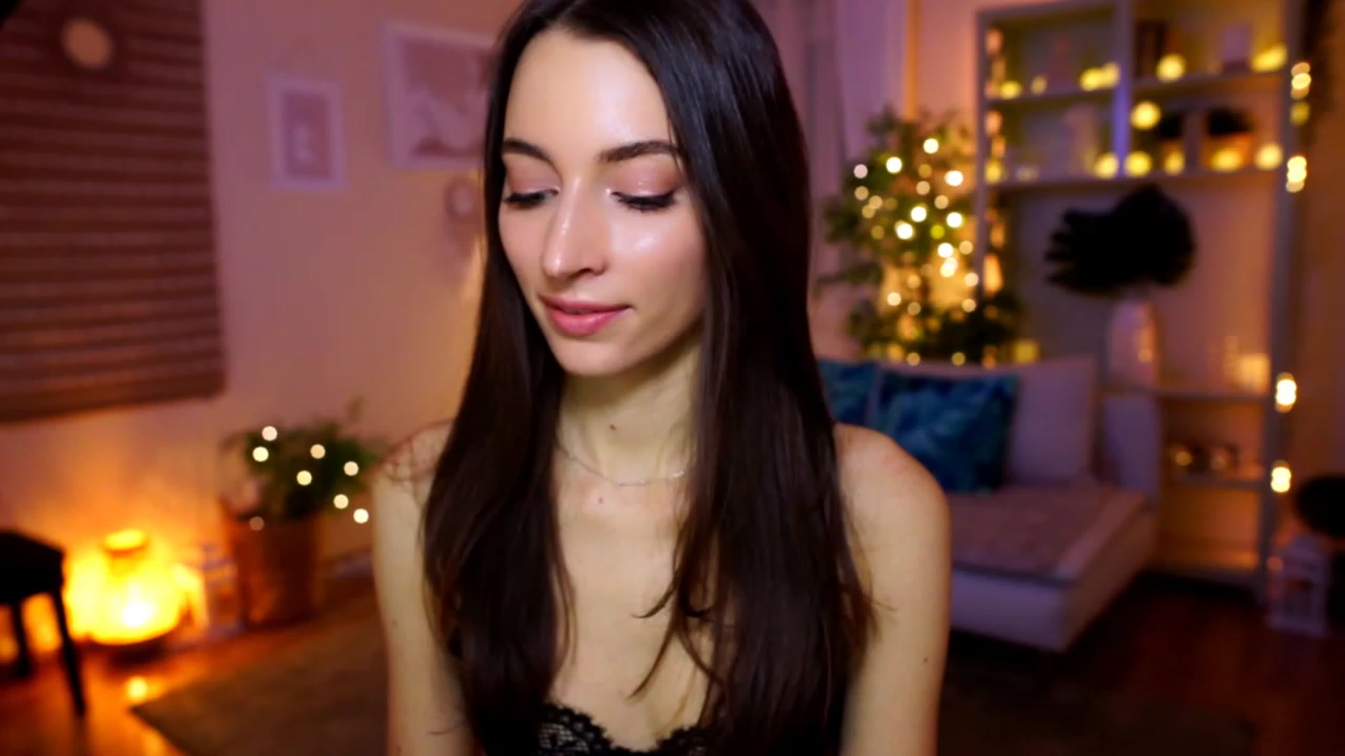 Gallery image thumbnail from Emily_grey69's myfreecams stream on, 01/31/2023, 20:45 image 10 of 20