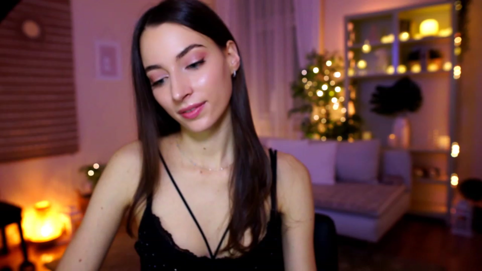 Gallery image thumbnail from Emily_grey69's myfreecams stream on, 02/02/2023, 18:46 image 18 of 20