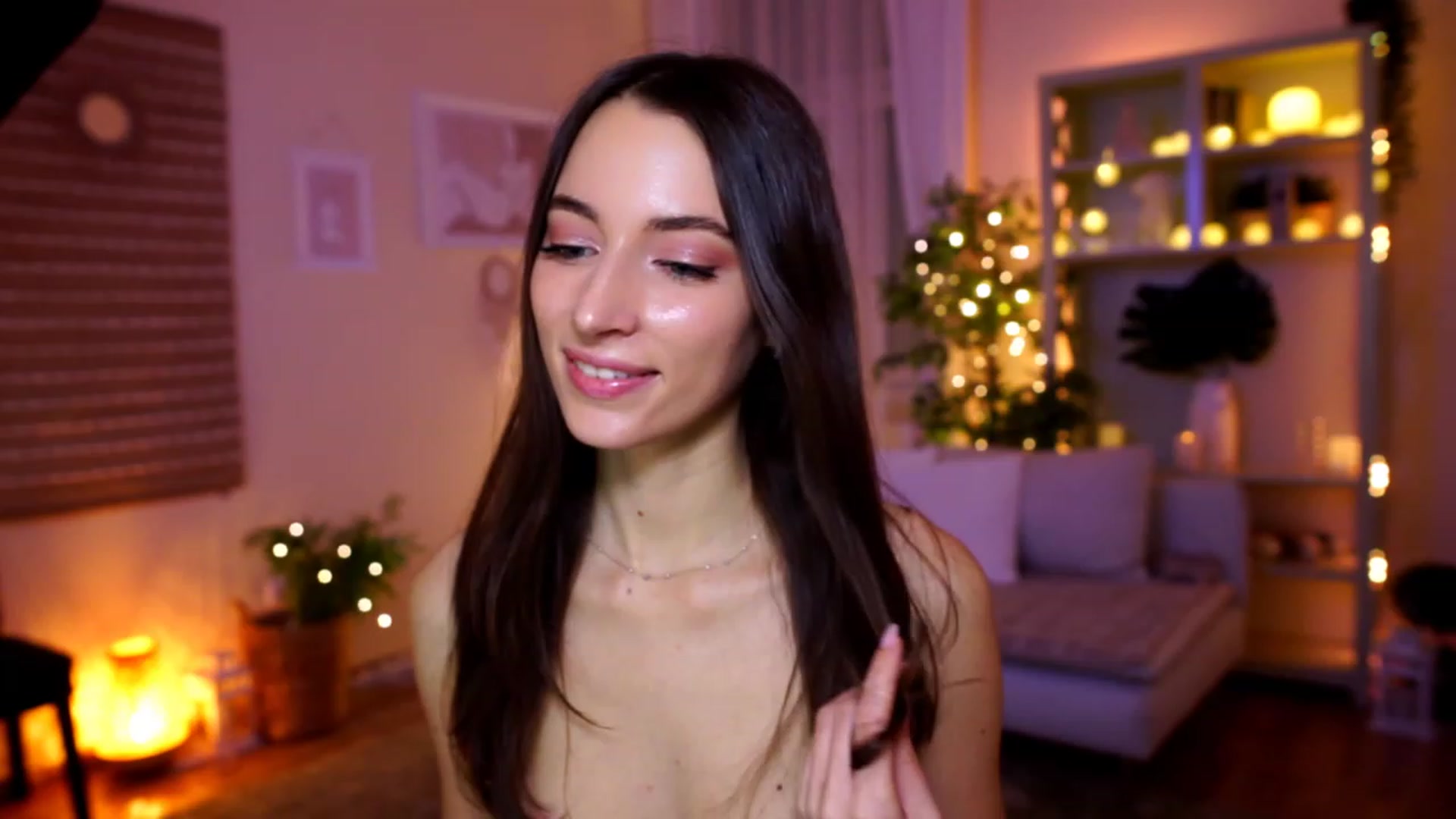 Gallery image thumbnail from Emily_grey69's myfreecams stream on, 02/02/2023, 21:01 image 18 of 20