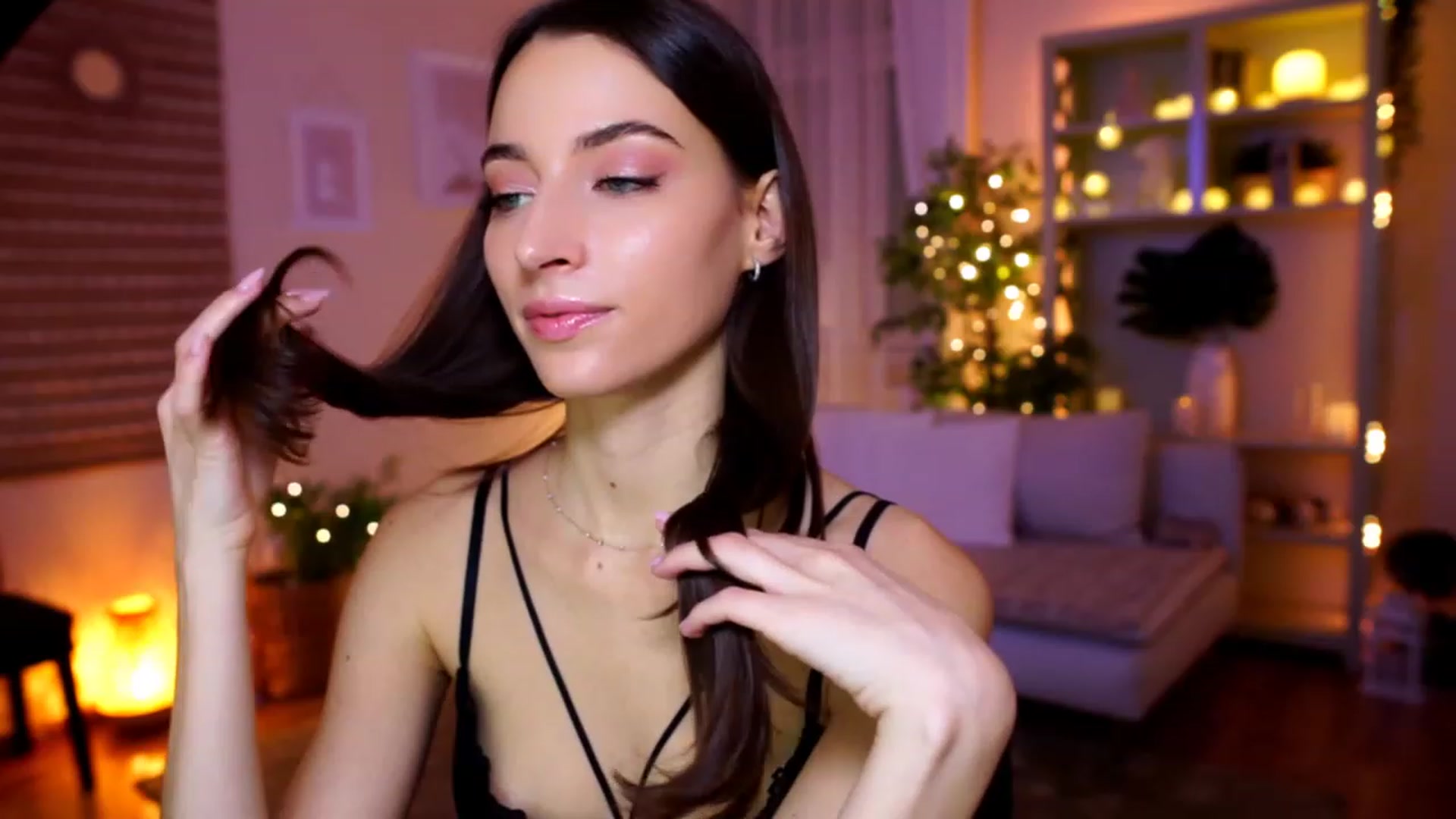 Gallery image thumbnail from Emily_grey69's myfreecams stream on, 02/02/2023, 21:01 image 13 of 20