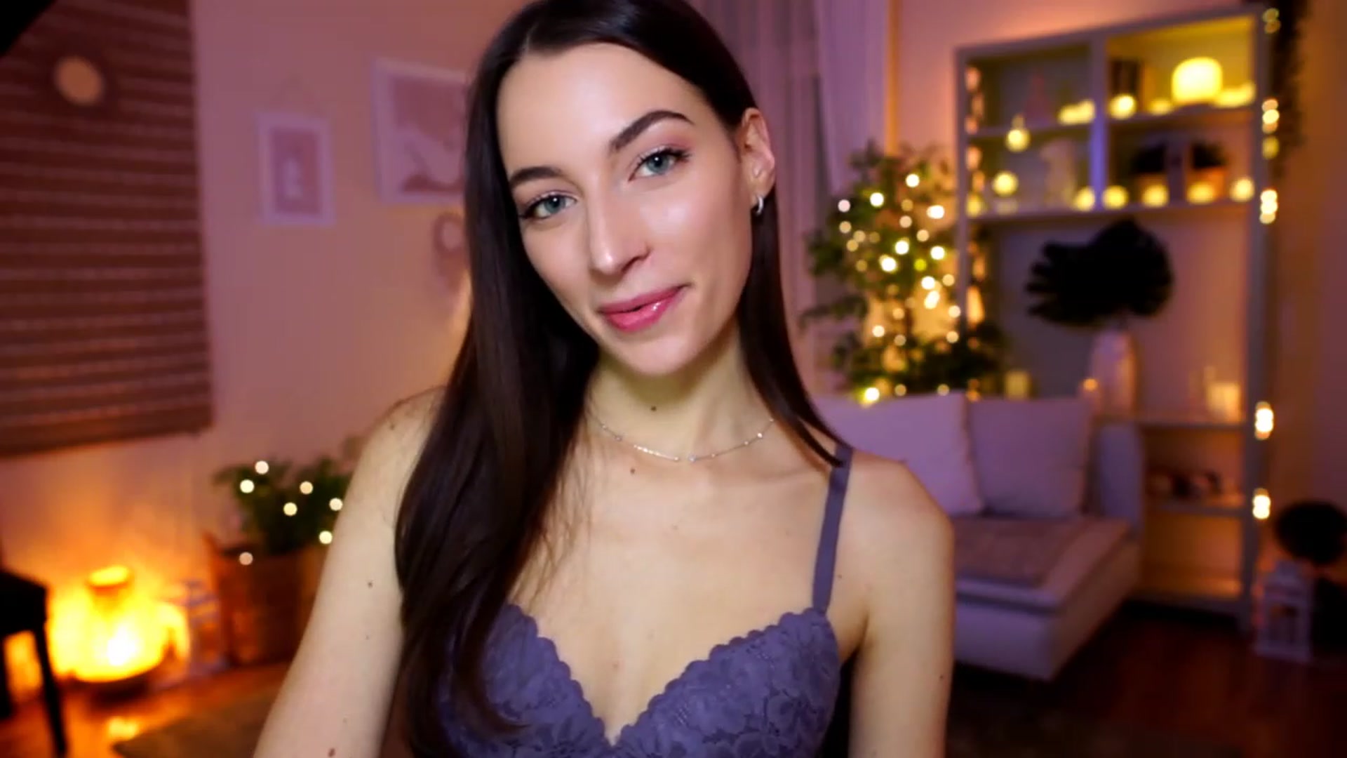 Gallery image thumbnail from Emily_grey69's myfreecams stream on, 02/03/2023, 16:27 image 18 of 20
