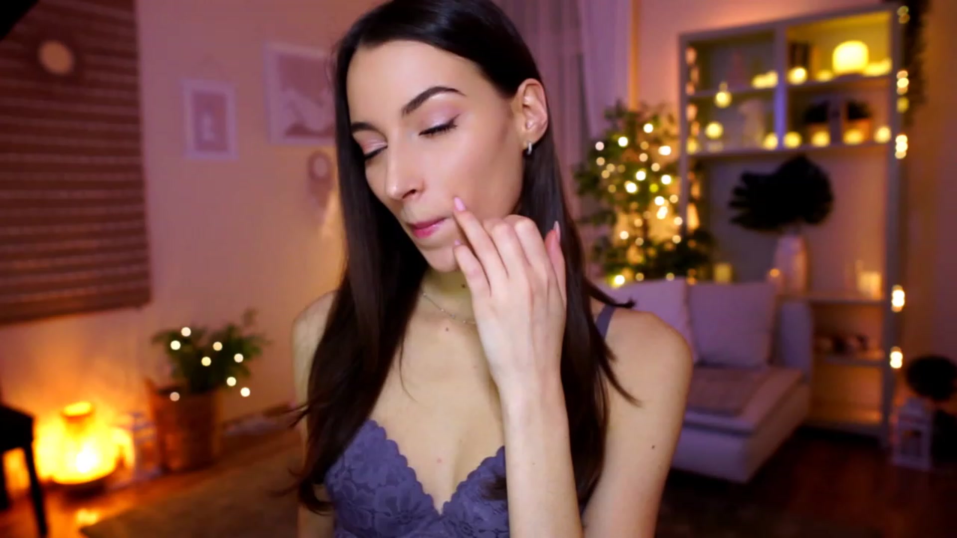 Gallery image thumbnail from Emily_grey69's myfreecams stream on, 02/03/2023, 16:38 image 5 of 20