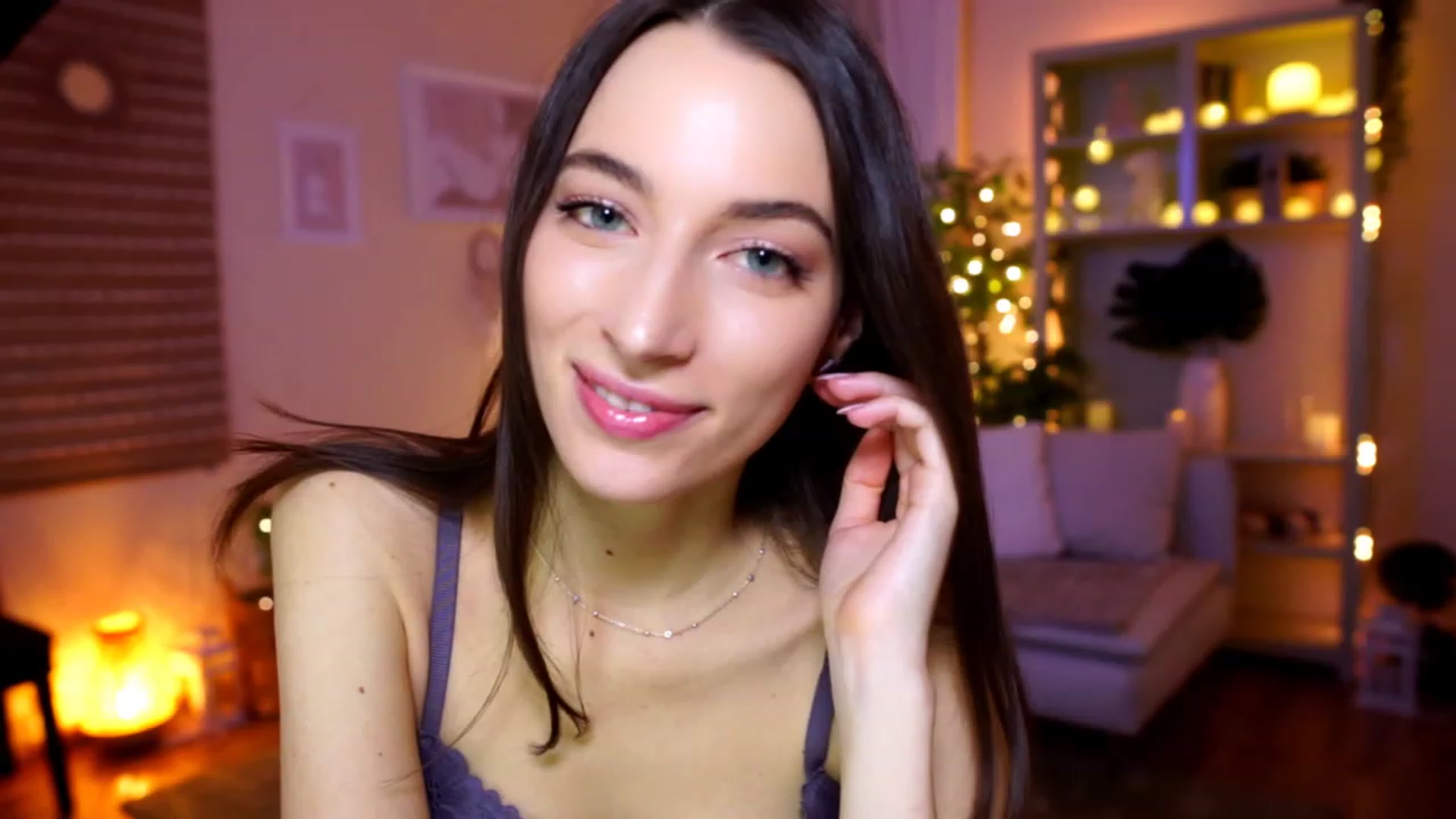 Gallery image thumbnail from Emily_grey69's myfreecams stream on, 02/03/2023, 16:38 image 13 of 20