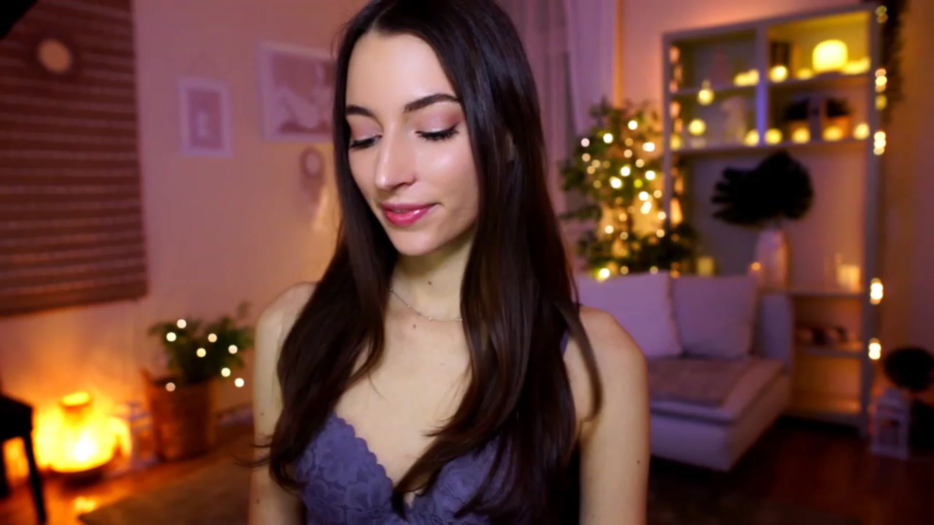 Gallery image thumbnail from Emily_grey69's myfreecams stream on, 02/03/2023, 16:38 image 4 of 20