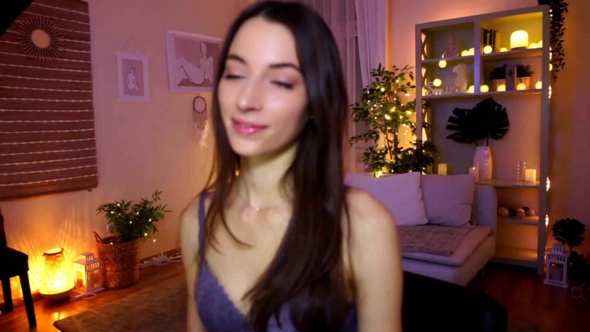 Gallery image thumbnail from Emily_grey69's myfreecams stream on, 02/03/2023, 17:13 image 1 of 20