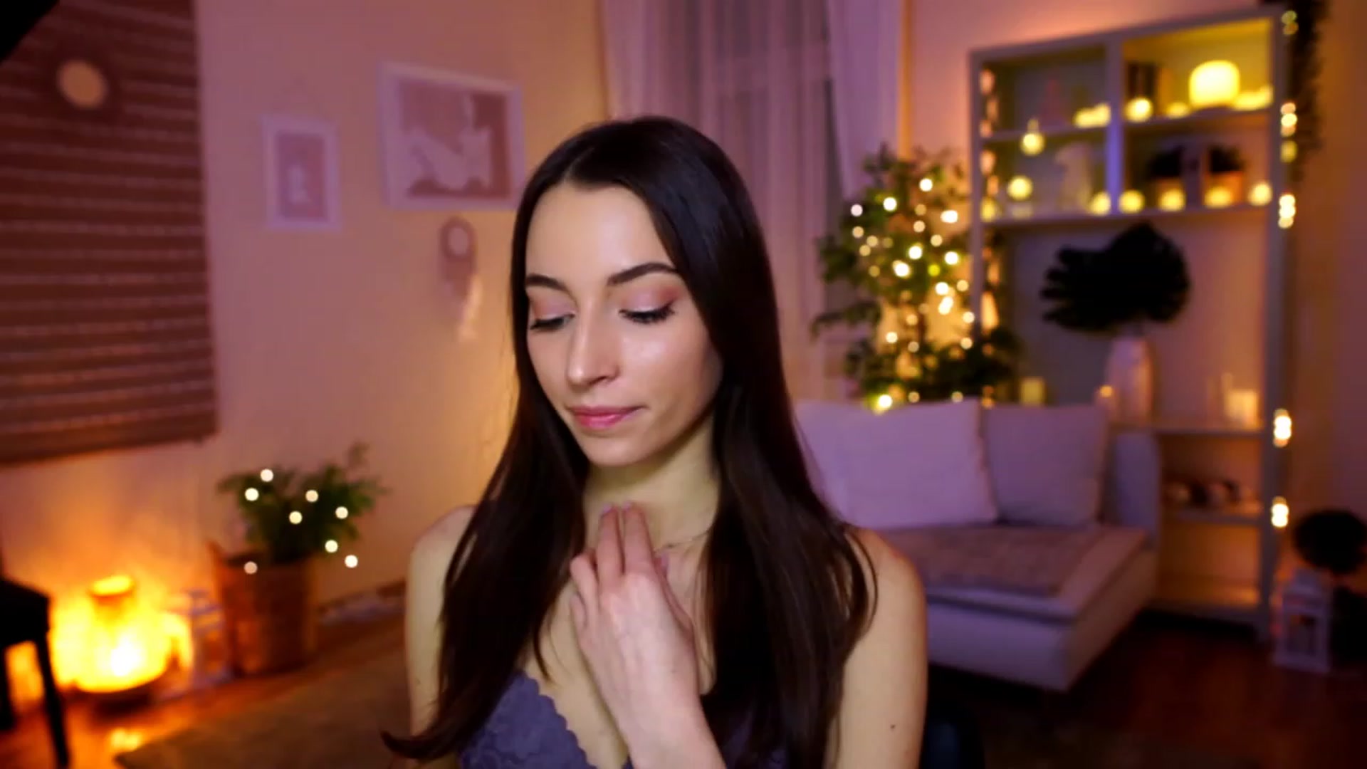 Gallery image thumbnail from Emily_grey69's myfreecams stream on, 02/03/2023, 18:22 image 6 of 20