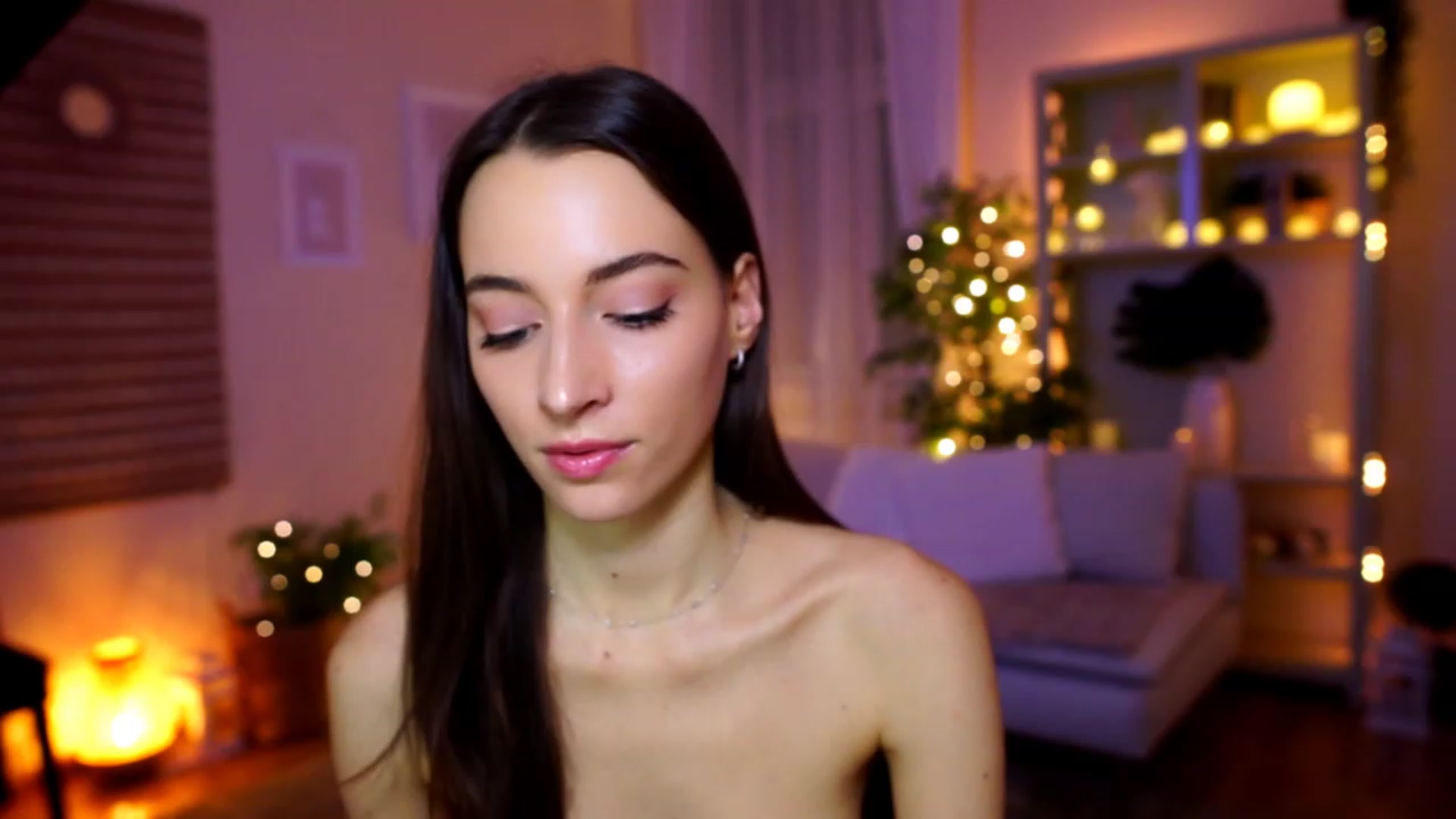 Gallery image thumbnail from Emily_grey69's myfreecams stream on, 02/03/2023, 20:17 image 9 of 20