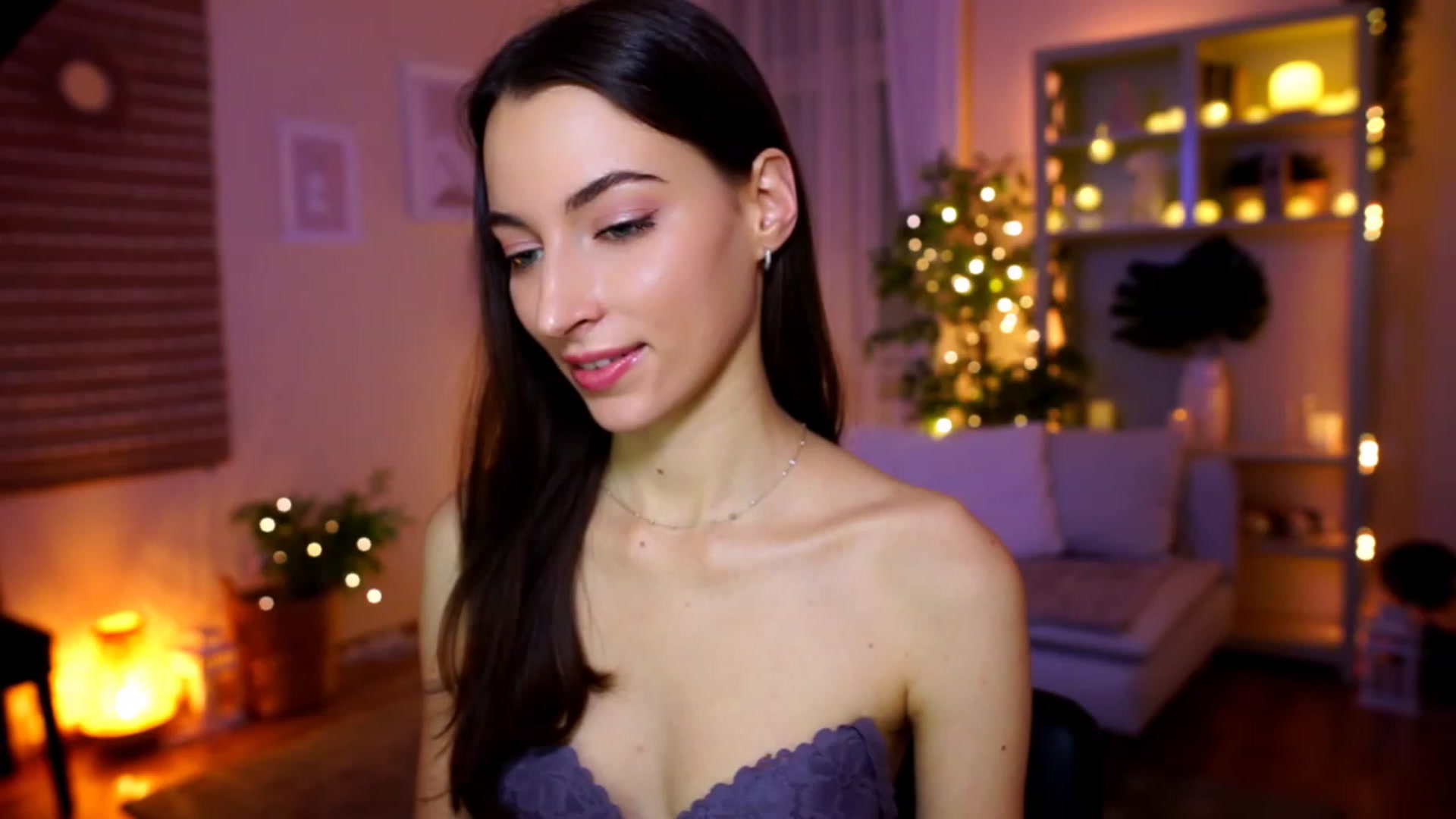 Gallery image thumbnail from Emily_grey69's myfreecams stream on, 02/03/2023, 20:17 image 12 of 20