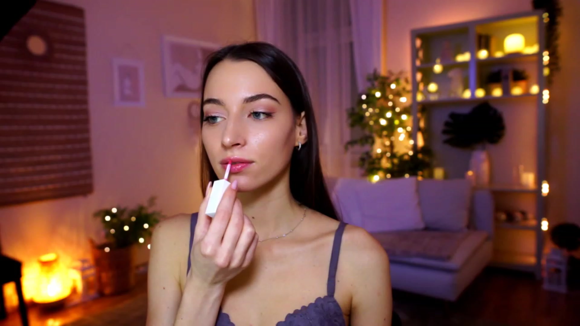 Gallery image thumbnail from Emily_grey69's myfreecams stream on, 02/03/2023, 20:17 image 1 of 20