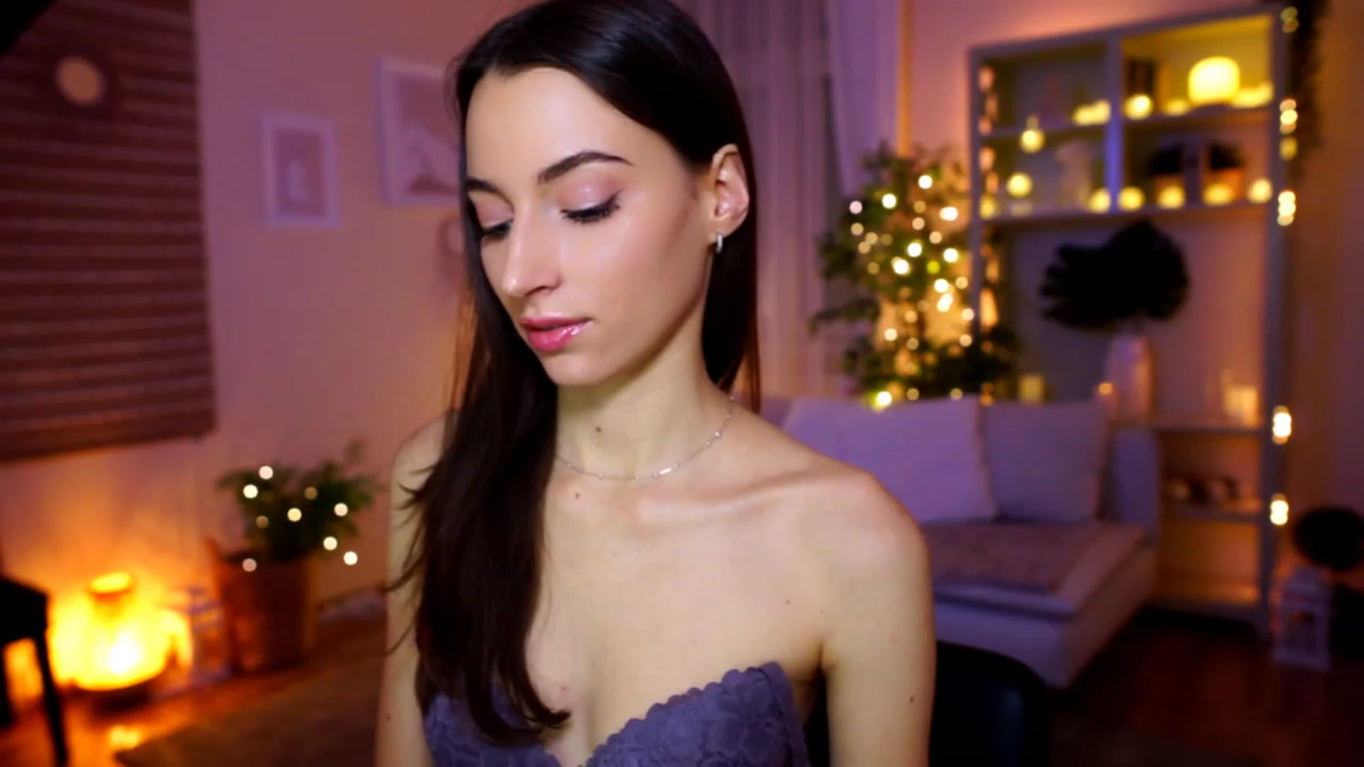 Gallery image thumbnail from Emily_grey69's myfreecams stream on, 02/03/2023, 20:17 image 11 of 20