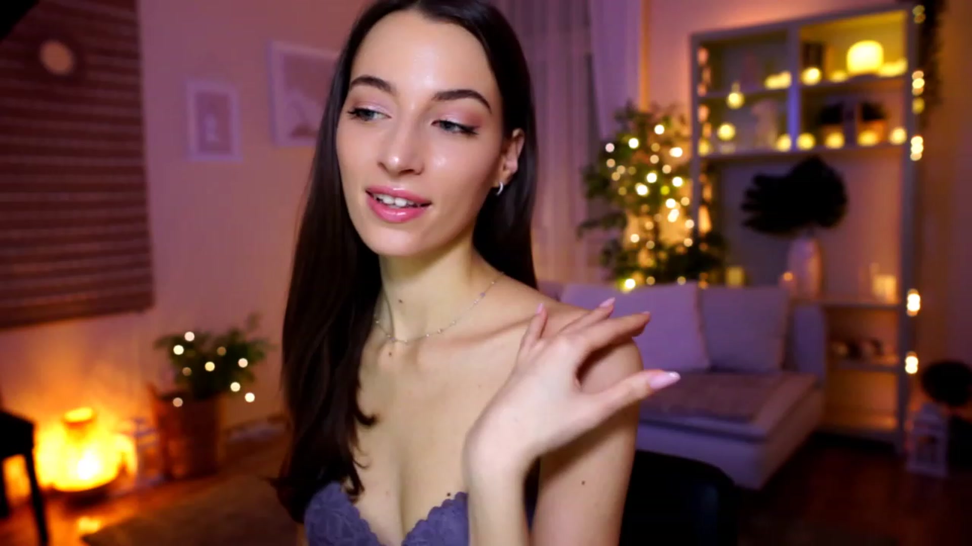 Gallery image thumbnail from Emily_grey69's myfreecams stream on, 02/03/2023, 20:17 image 13 of 20
