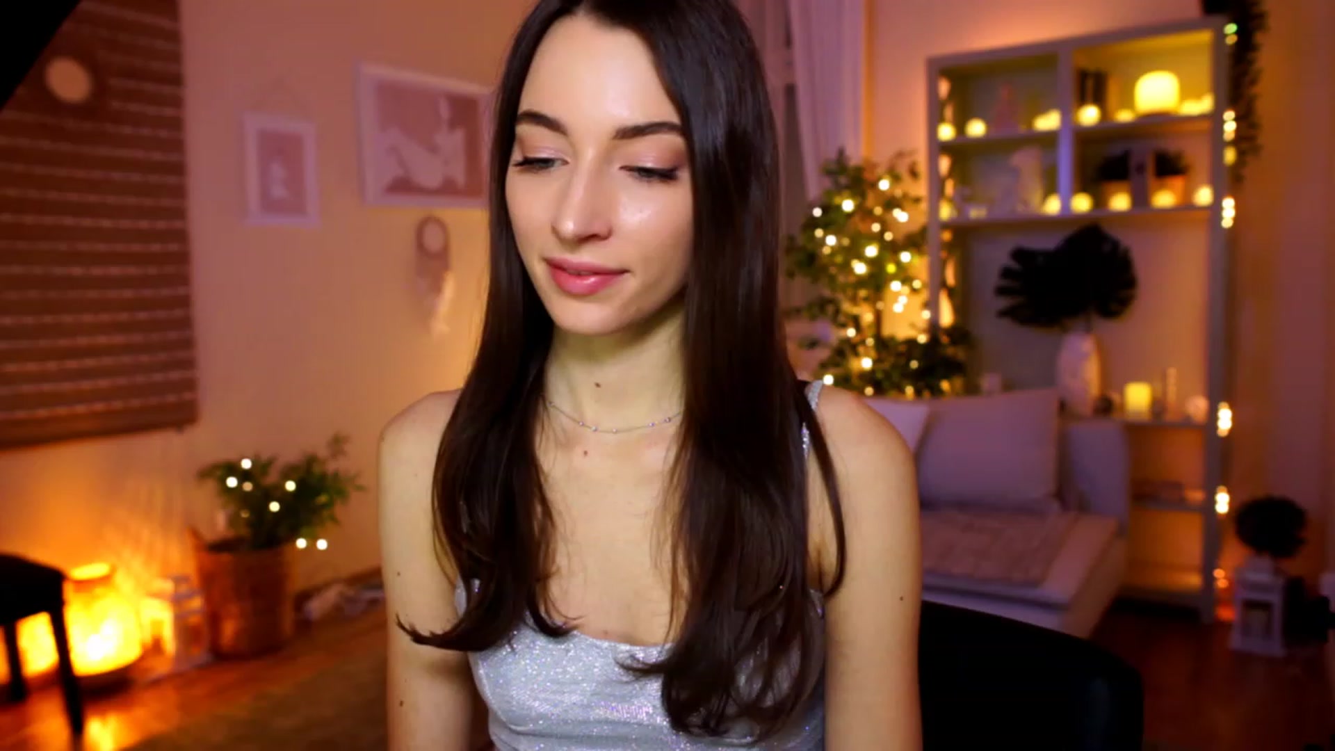 Gallery image thumbnail from Emily_grey69's myfreecams stream on, 02/06/2023, 18:44 image 5 of 20