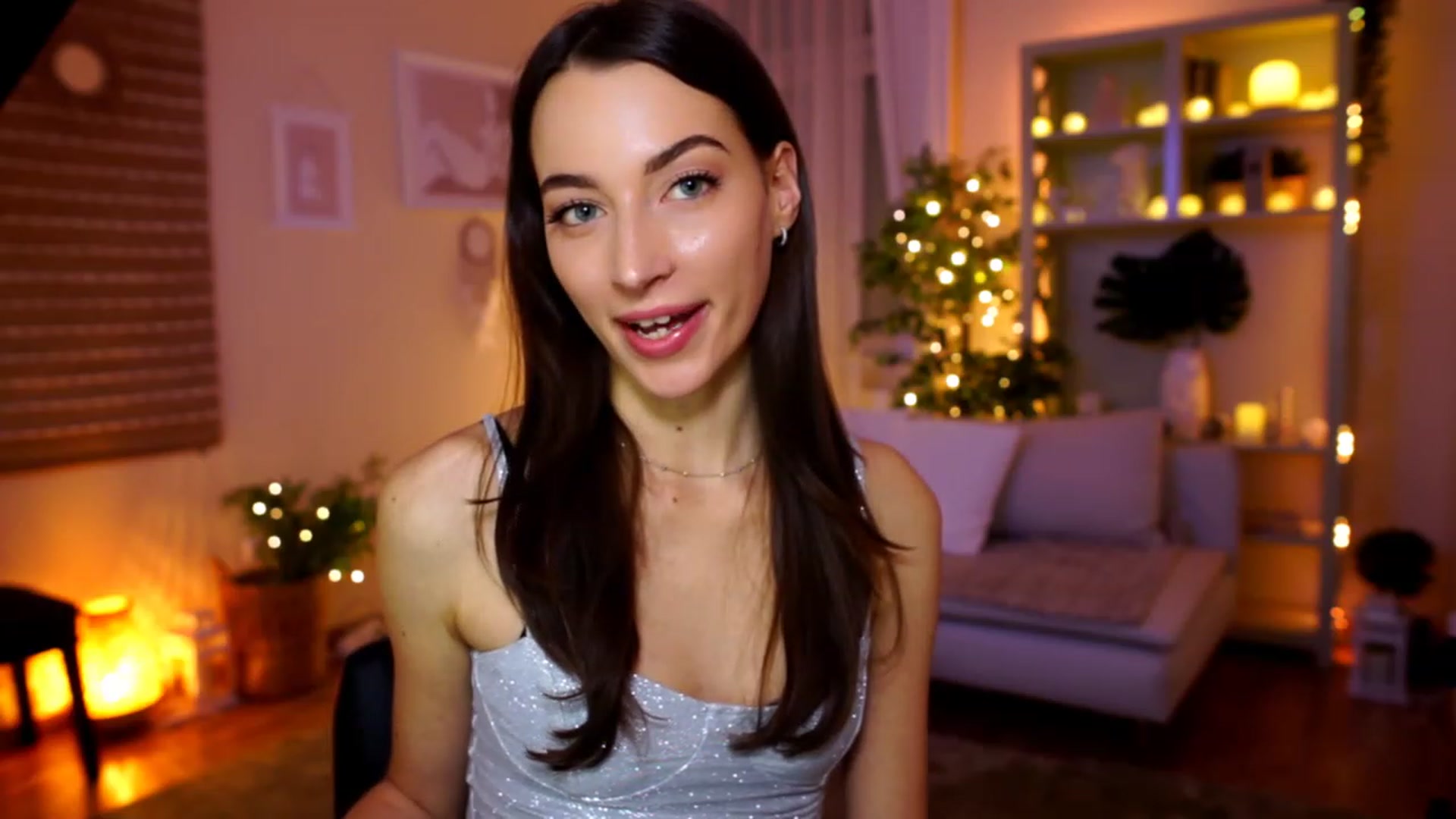 Gallery image thumbnail from Emily_grey69's myfreecams stream on, 02/06/2023, 18:44 image 13 of 20