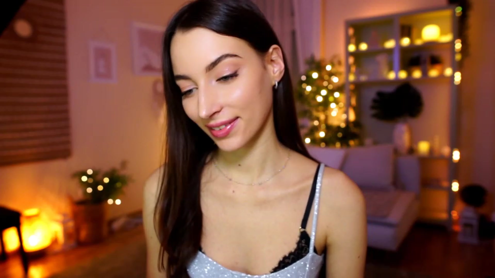 Gallery image thumbnail from Emily_grey69's myfreecams stream on, 02/06/2023, 18:44 image 10 of 20