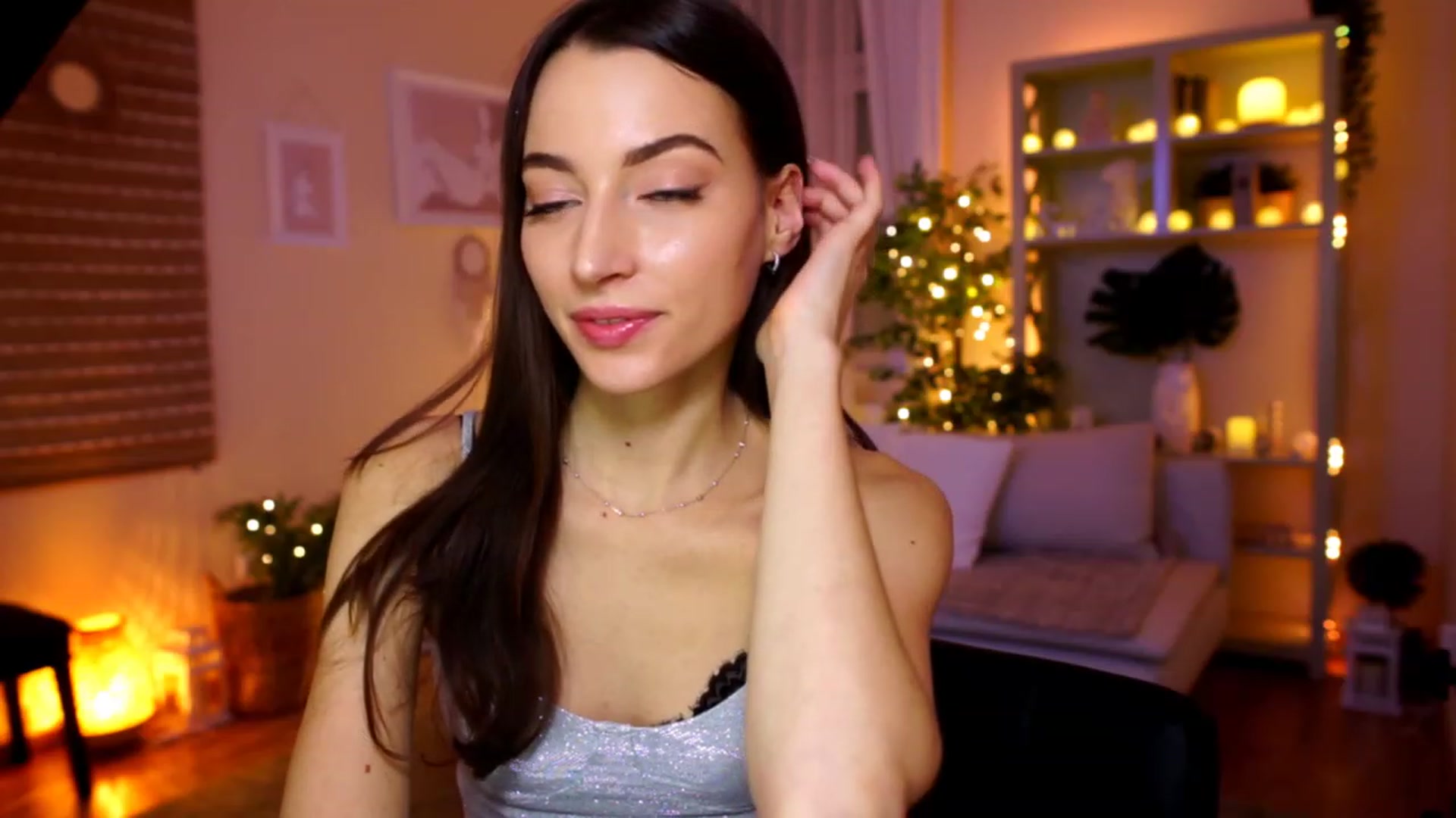 Gallery image thumbnail from Emily_grey69's myfreecams stream on, 02/06/2023, 18:44 image 6 of 20