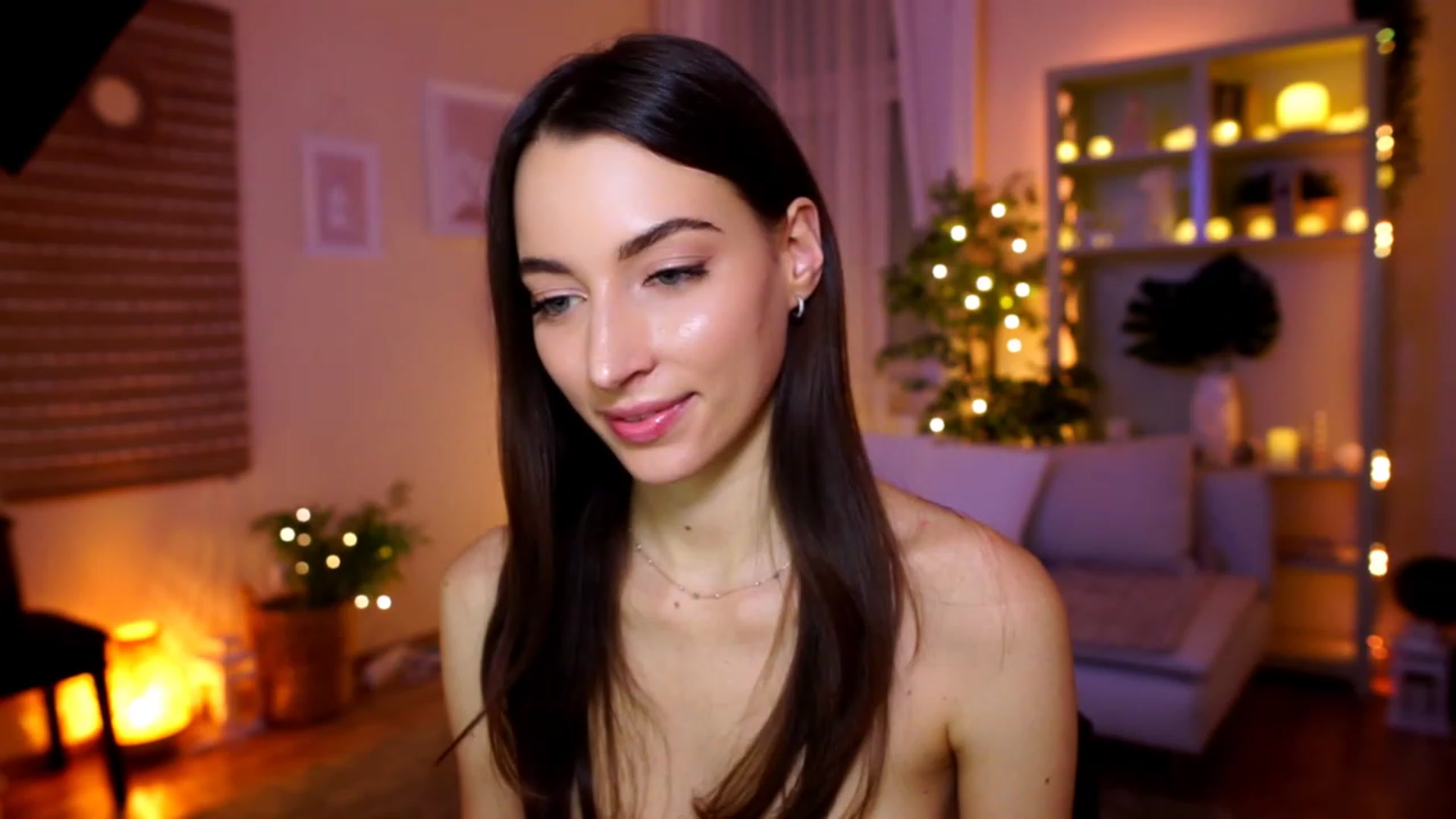 Gallery image thumbnail from Emily_grey69's myfreecams stream on, 02/06/2023, 21:47 image 19 of 20